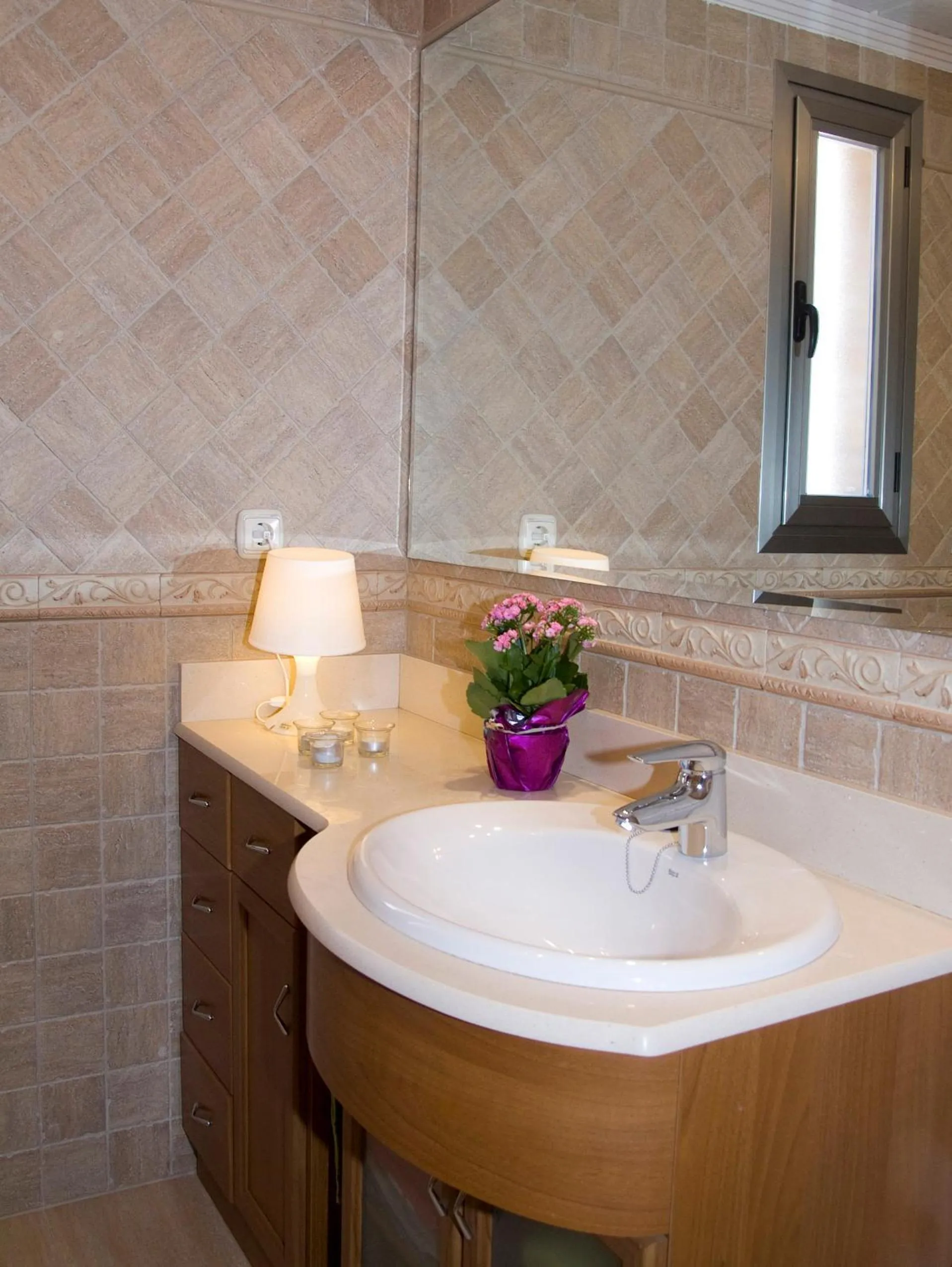 Bathroom in Villa Alegre Playa Calpe Grupo Terra de Mar, alojamientos con encanto