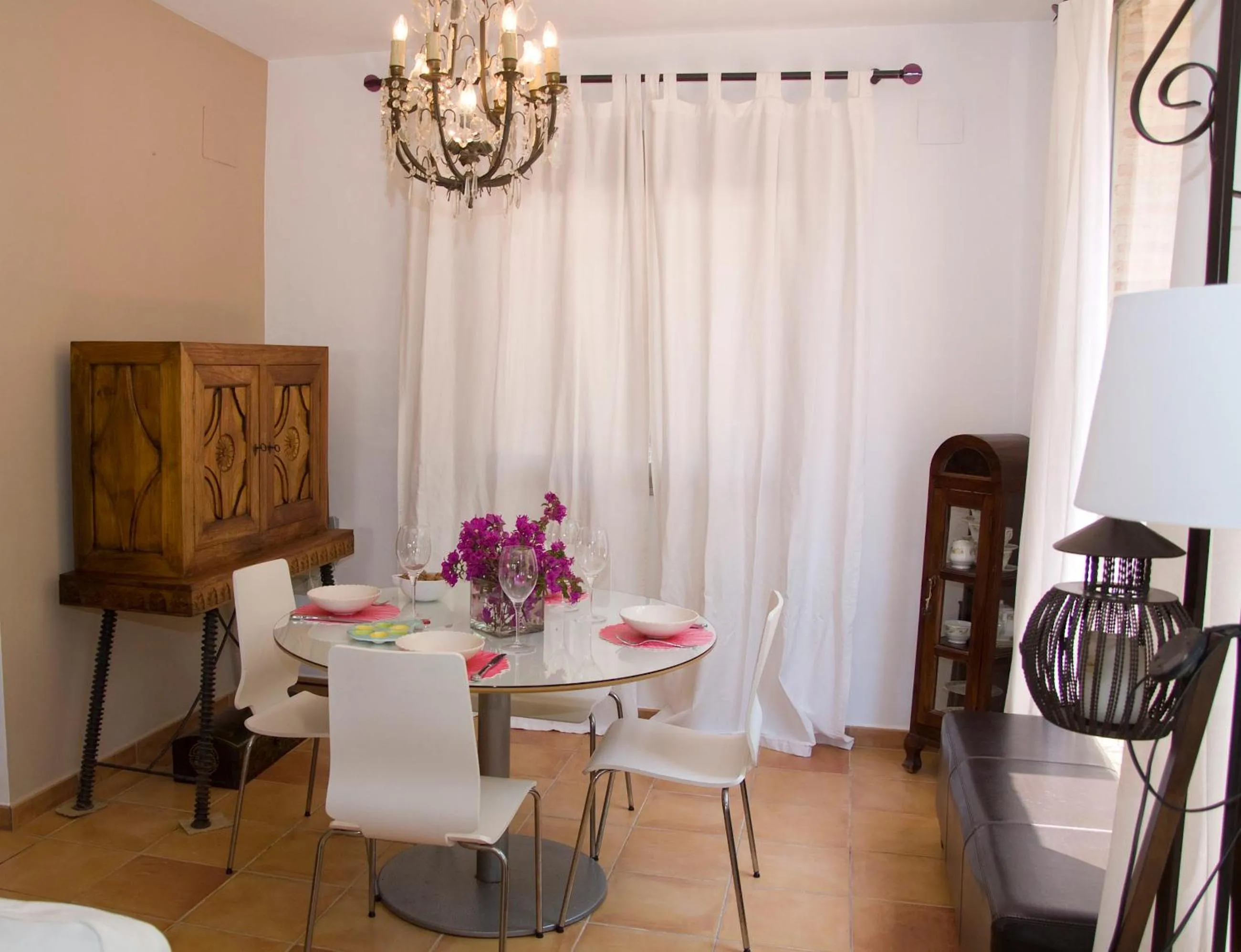 Dining area in Villa Alegre Playa Calpe Grupo Terra de Mar, alojamientos con encanto