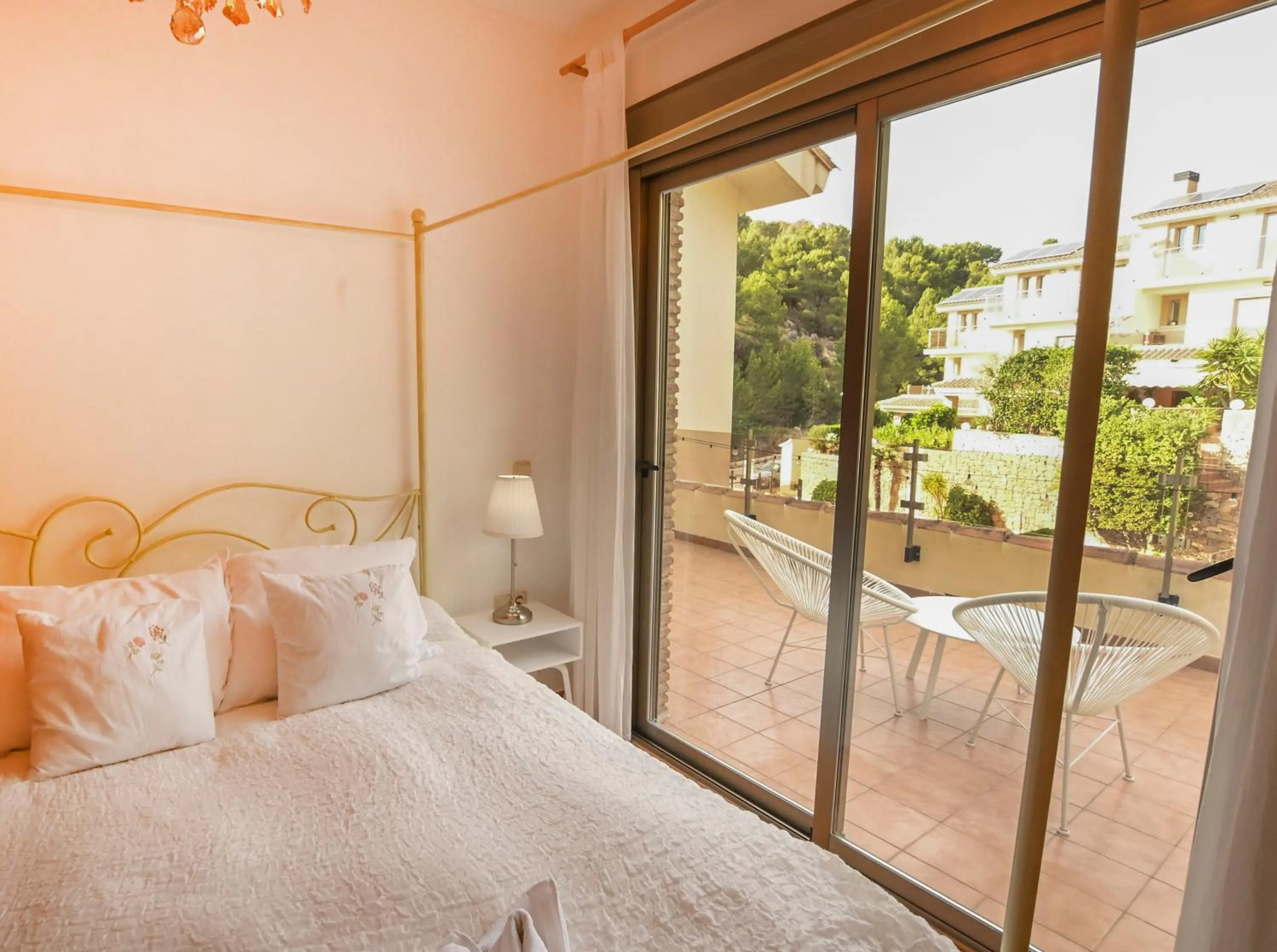 Garden view, Bed in Villa Alegre Playa Calpe Grupo Terra de Mar, alojamientos con encanto