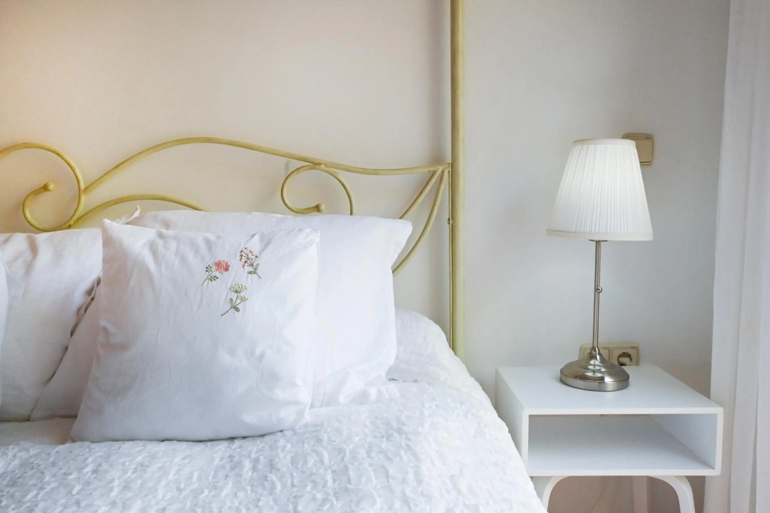 Bedroom, Bed in Villa Alegre Playa Calpe Grupo Terra de Mar, alojamientos con encanto