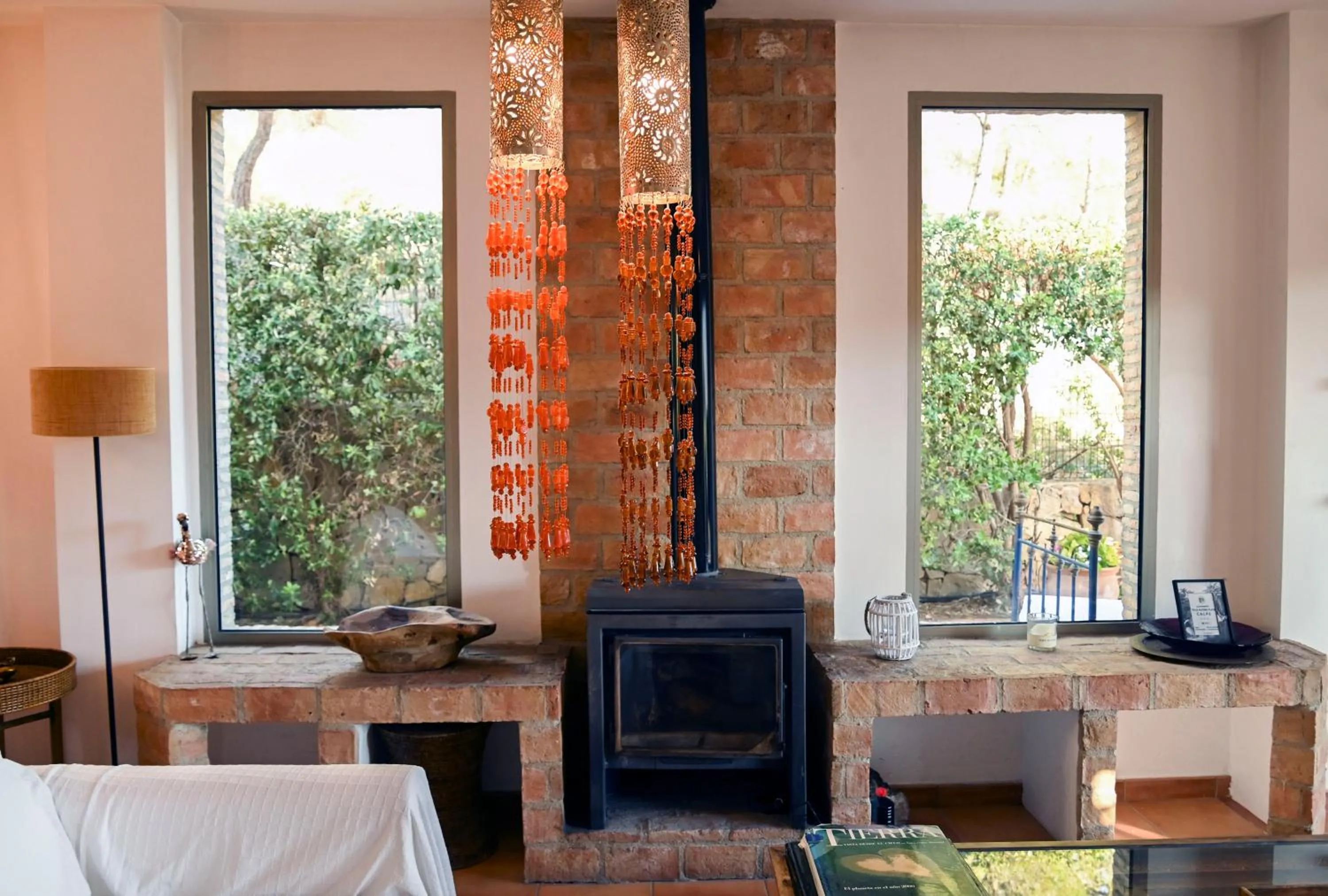 fireplace in Villa Alegre Playa Calpe Grupo Terra de Mar, alojamientos con encanto