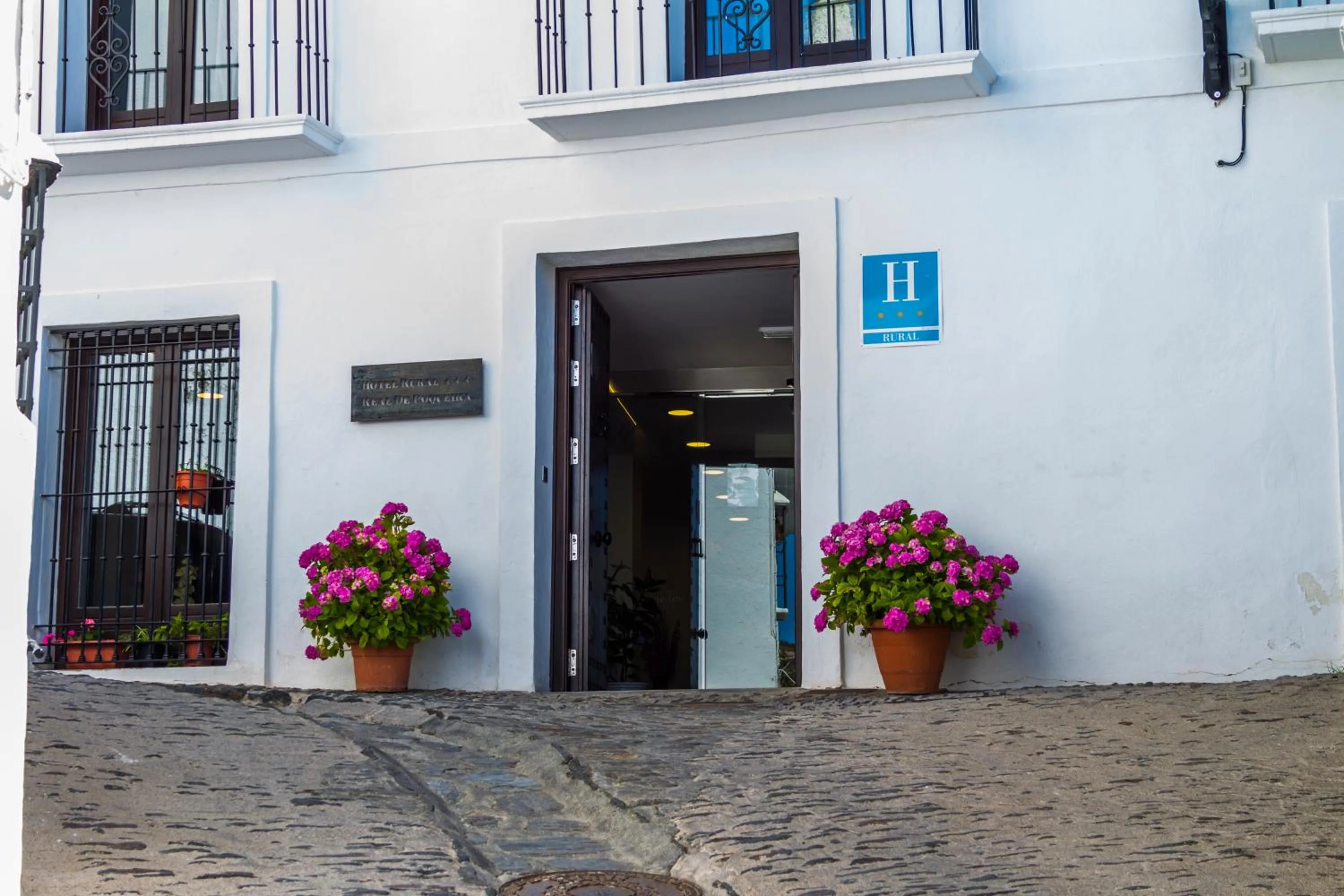 Facade/entrance in Hotel Rural Real de Poqueira