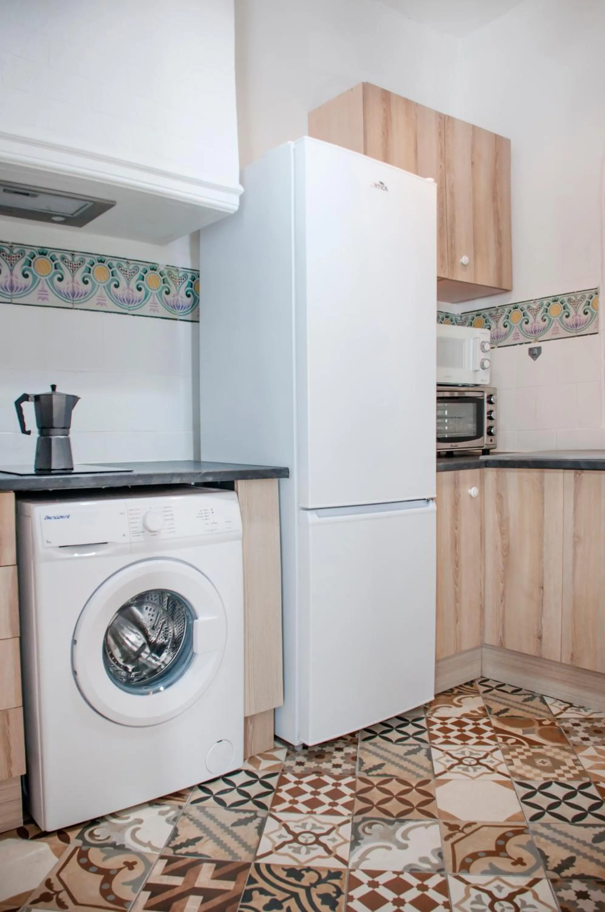 Kitchen or kitchenette in Valencia Apartamentos Goya