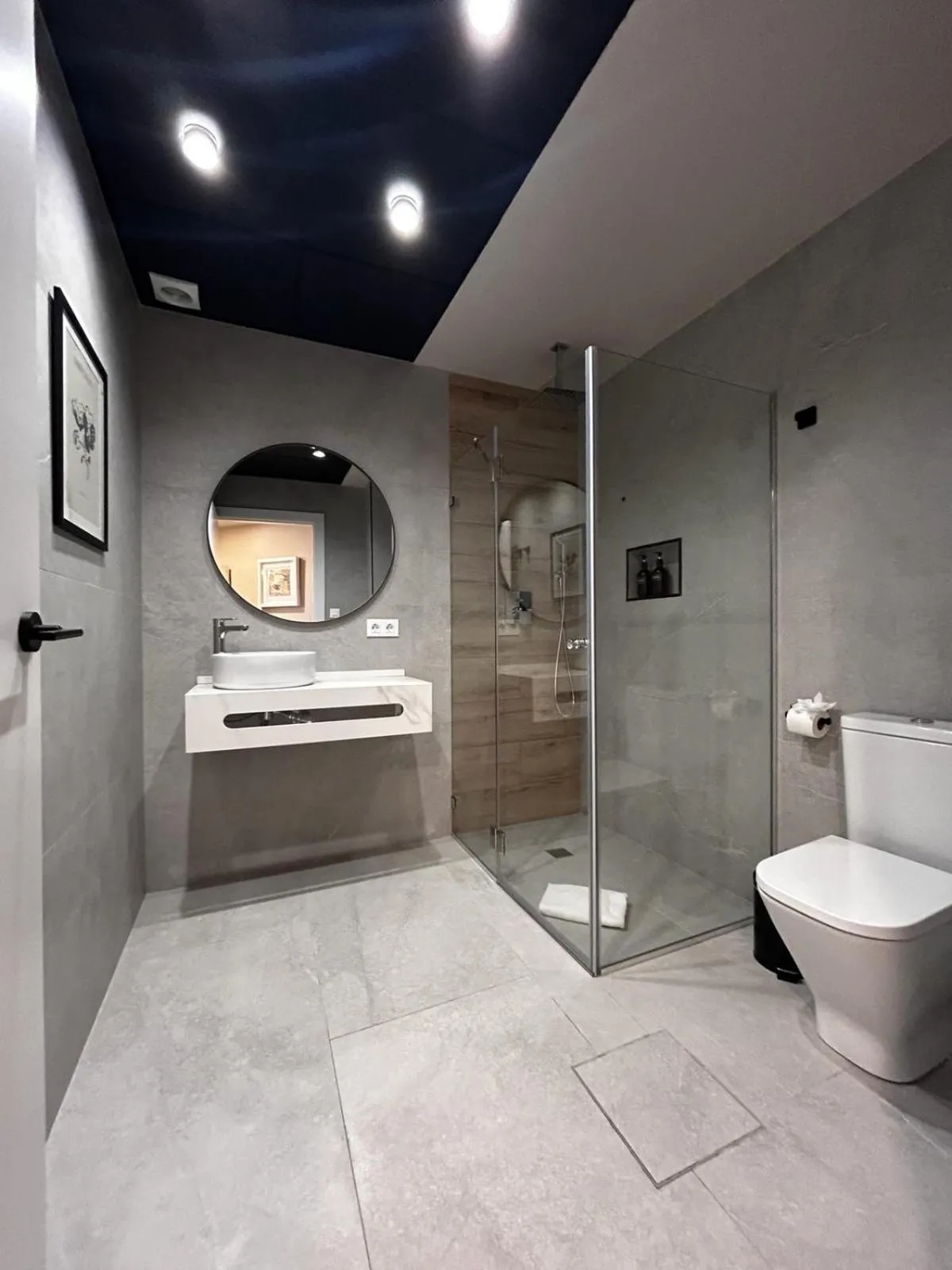 Bathroom in Valencia Apartamentos Goya