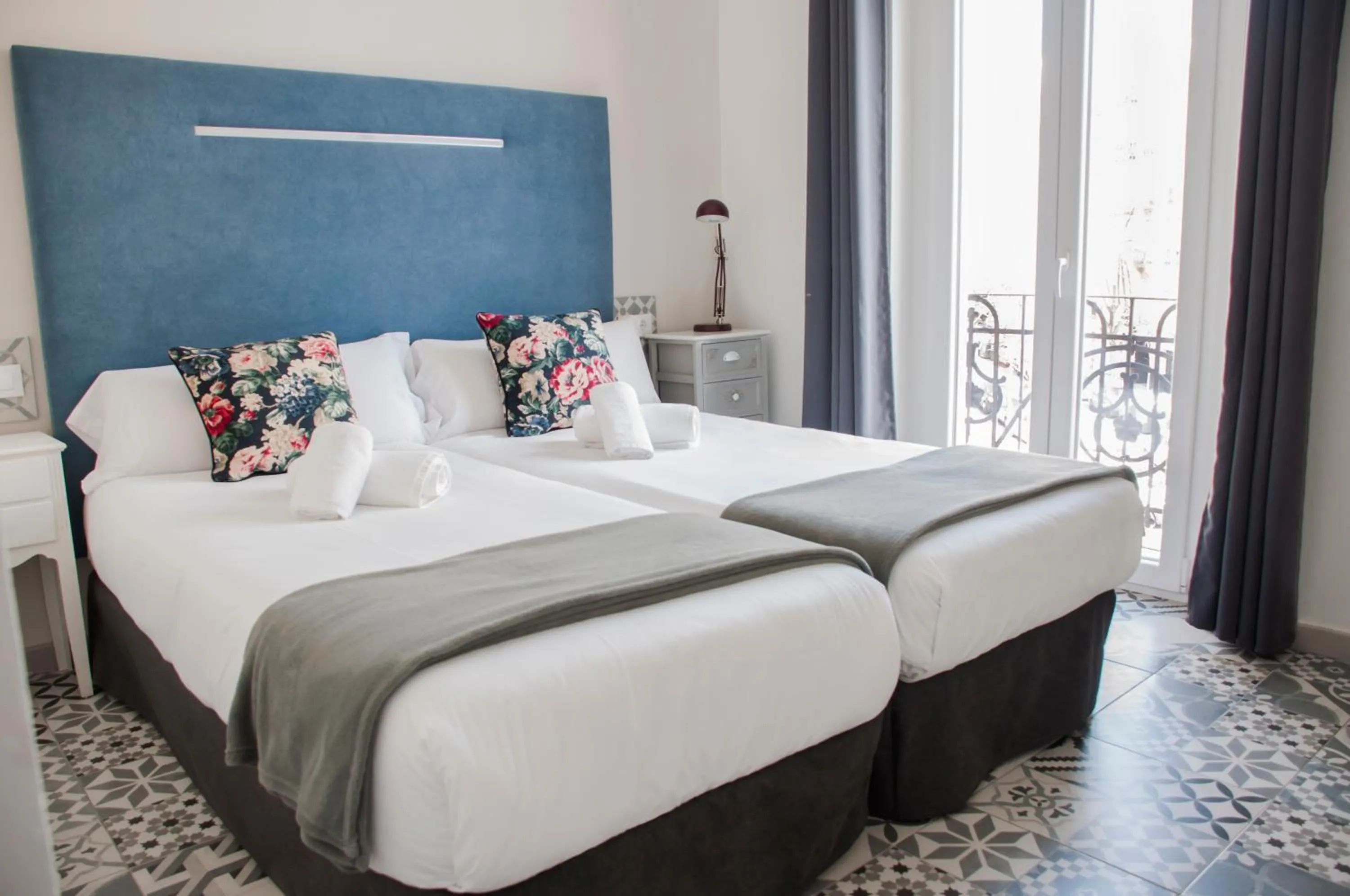 Bed in Valencia Apartamentos Goya