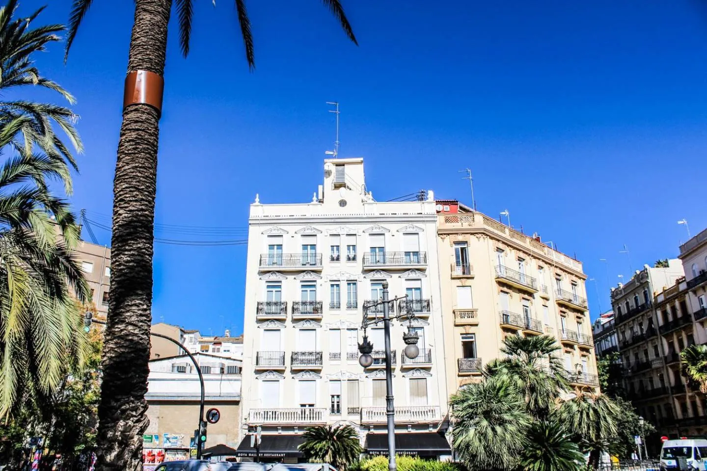 Property building in Valencia Apartamentos Goya