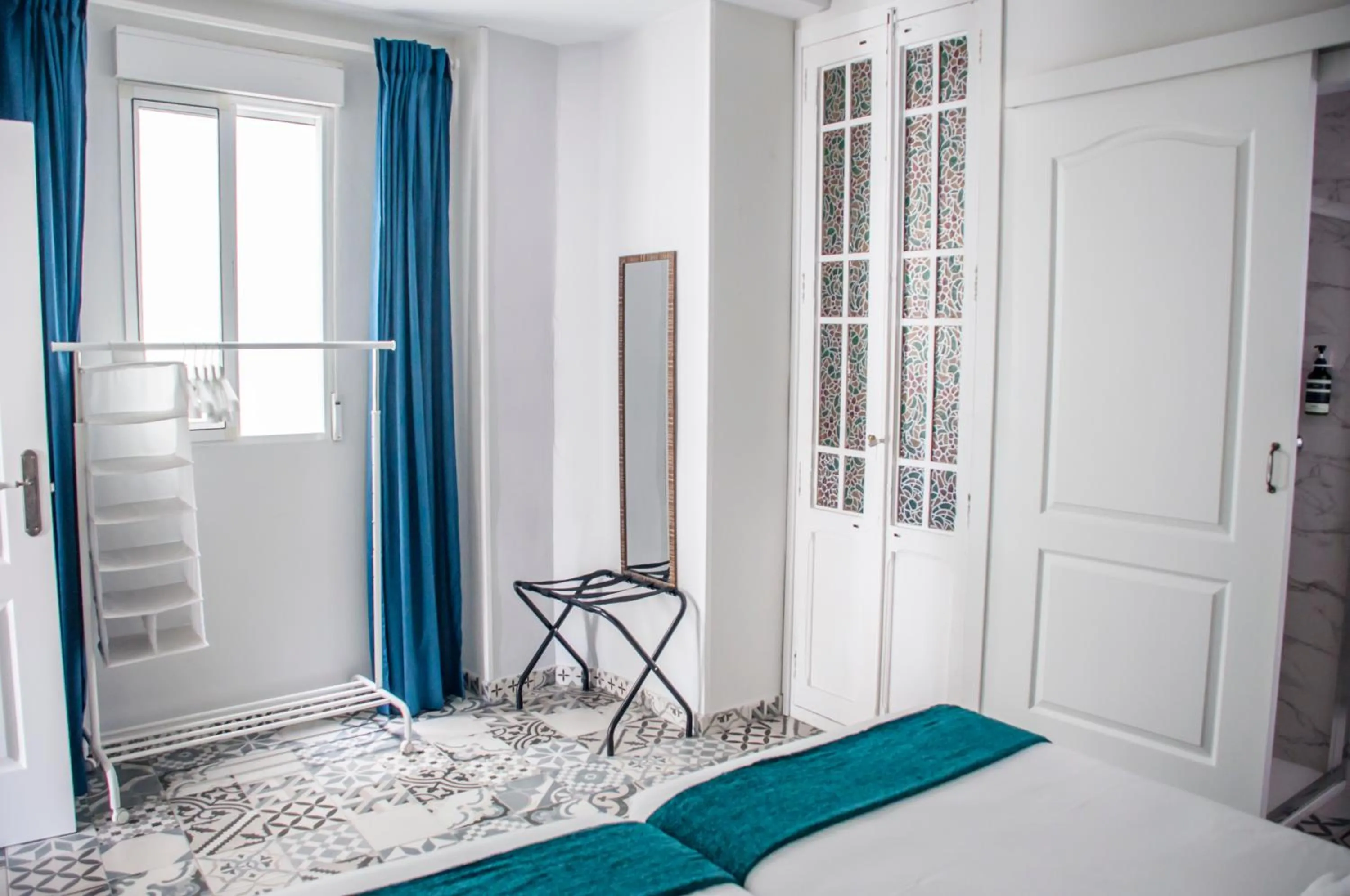 Photo of the whole room, Bed in Valencia Apartamentos Goya