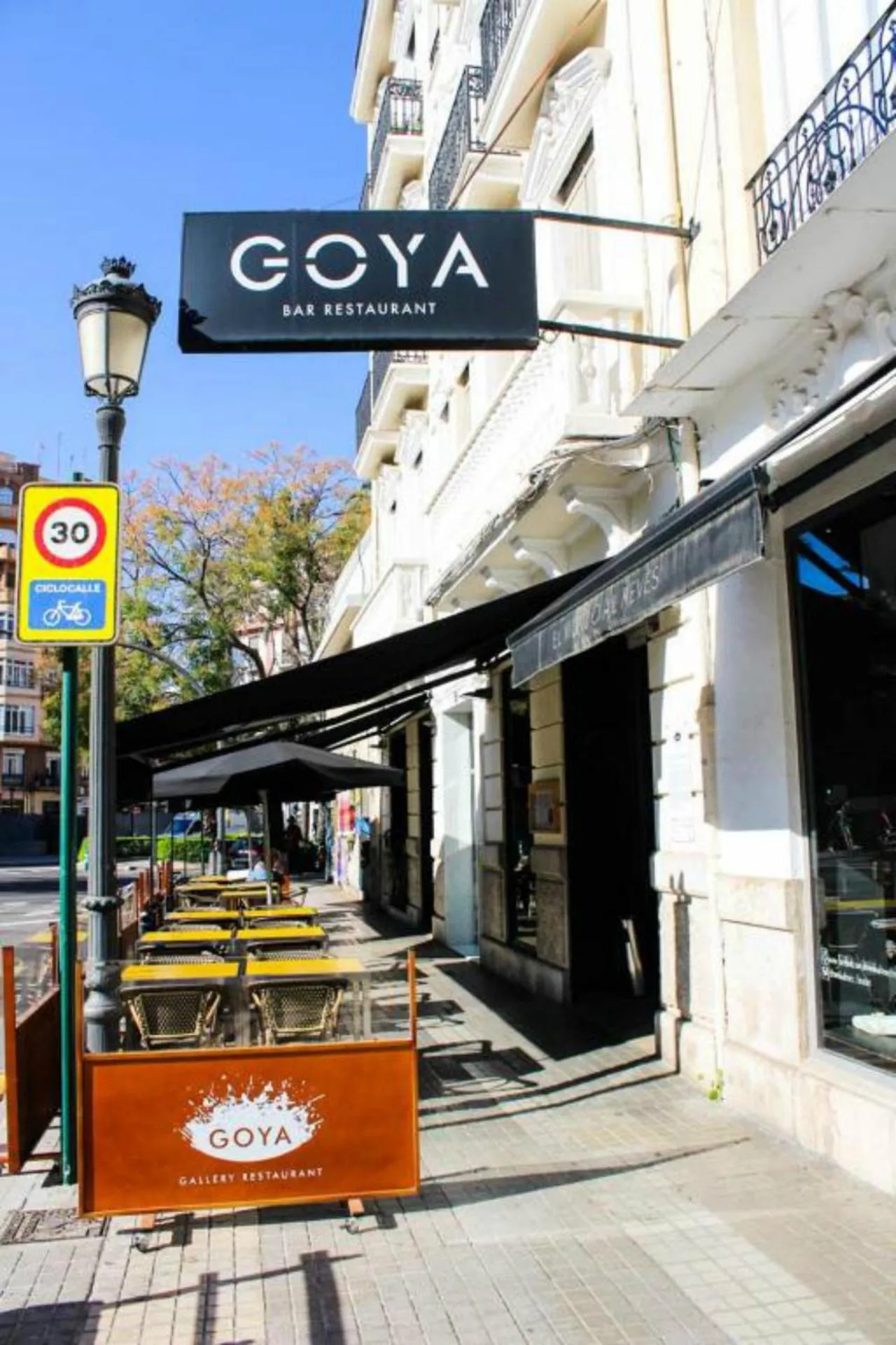Neighbourhood in Valencia Apartamentos Goya