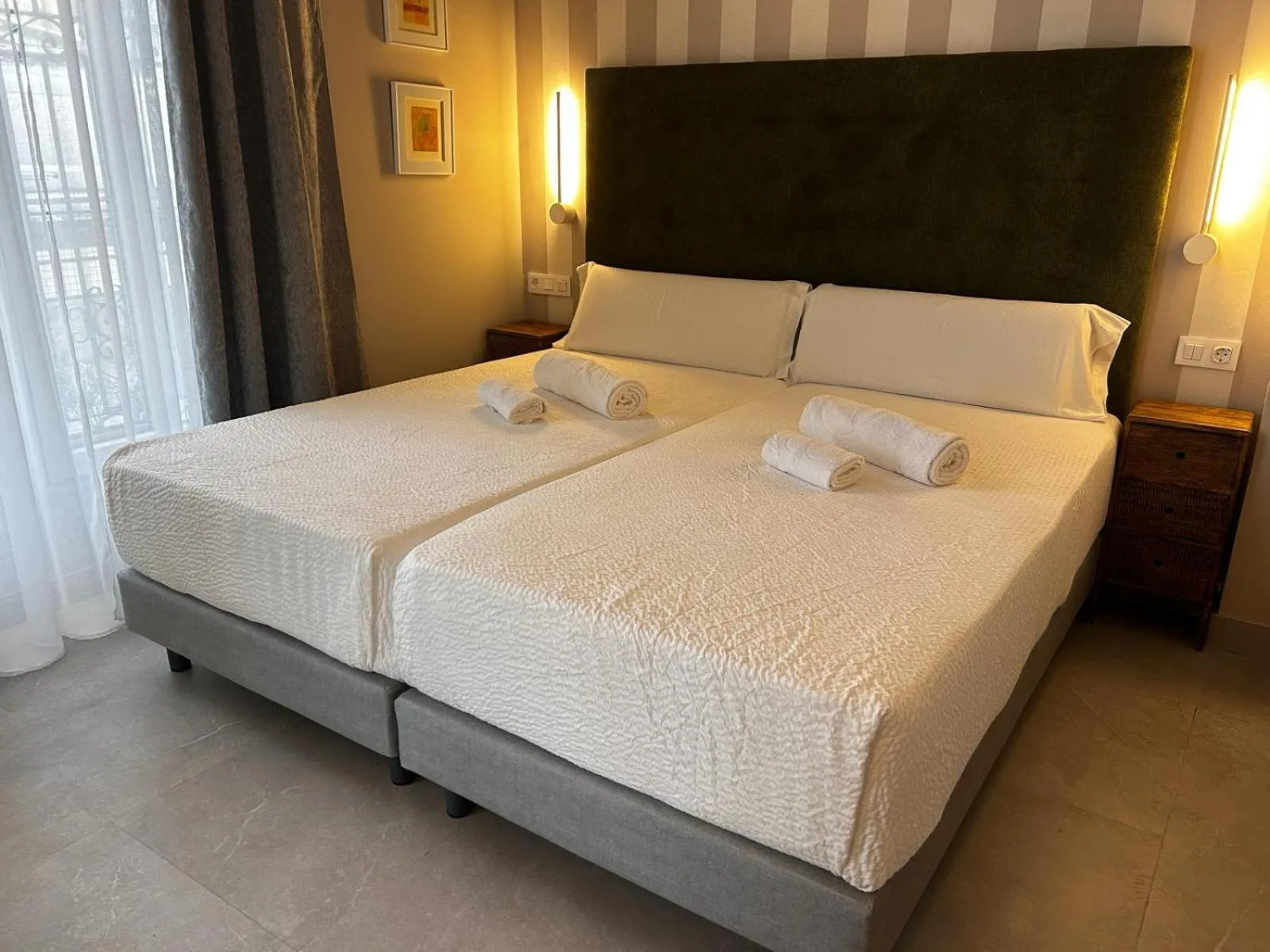 Bedroom, Bed in Valencia Apartamentos Goya