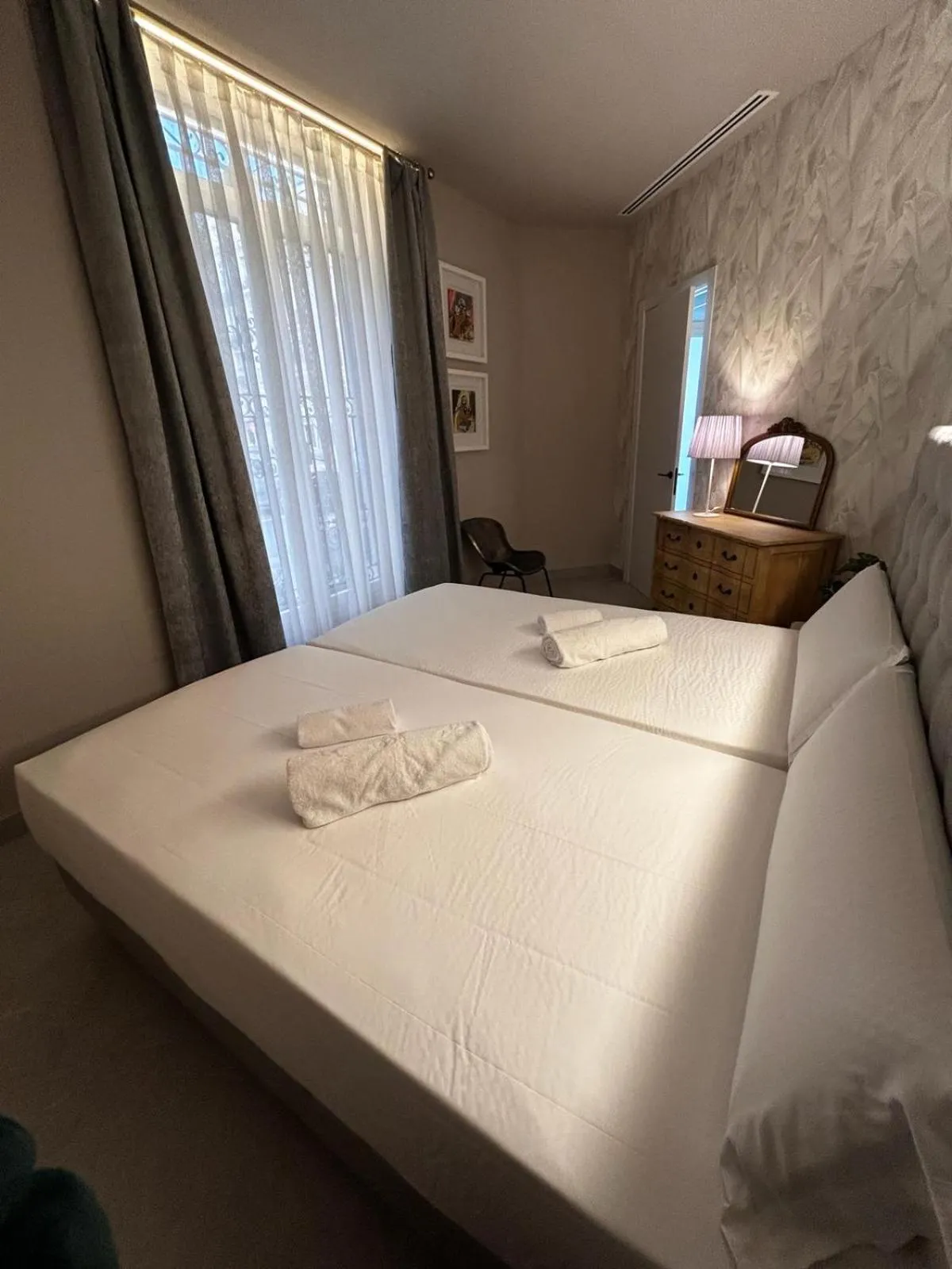 Bedroom, Bed in Valencia Apartamentos Goya