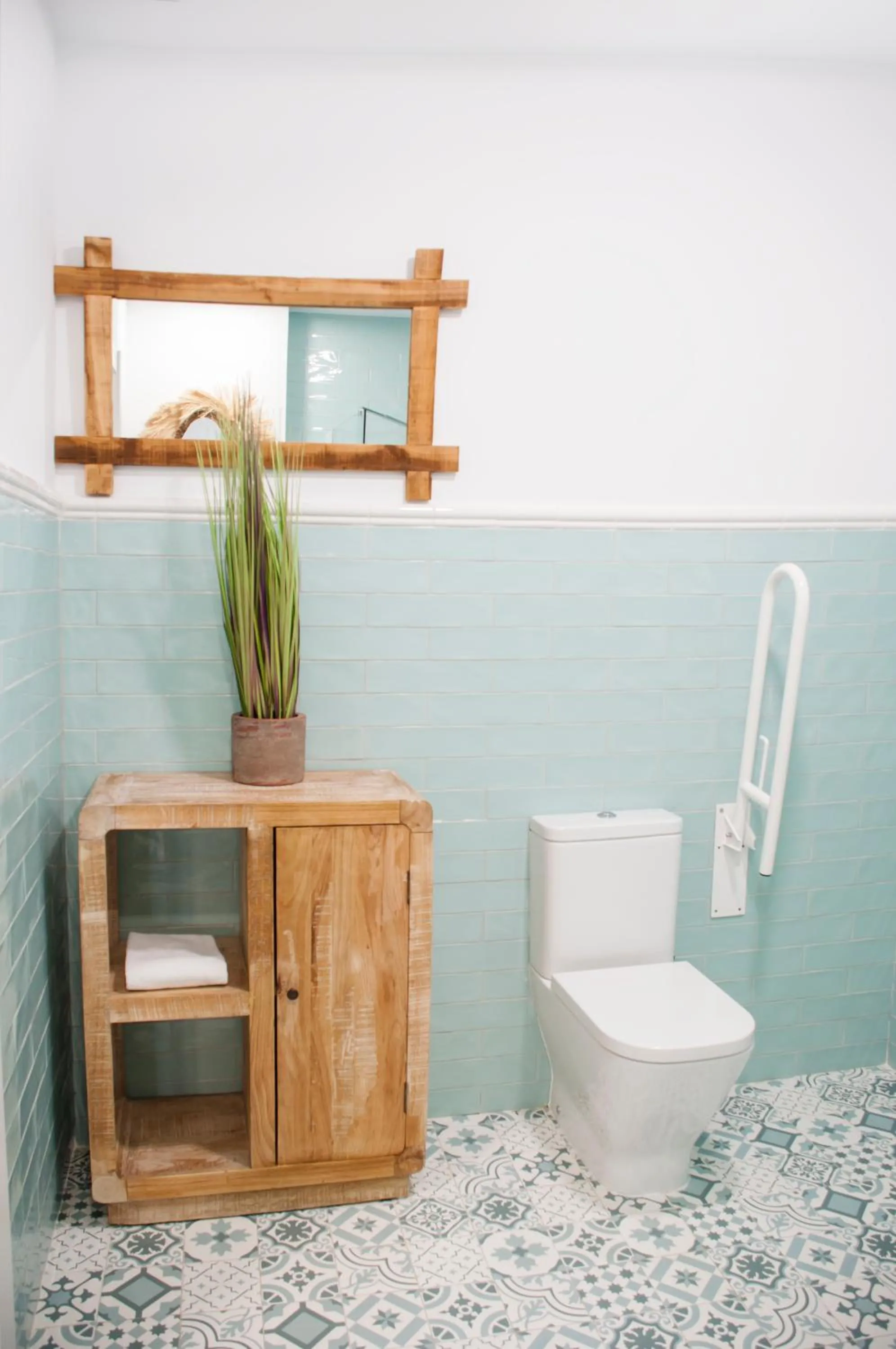 Toilet in Valencia Apartamentos Goya