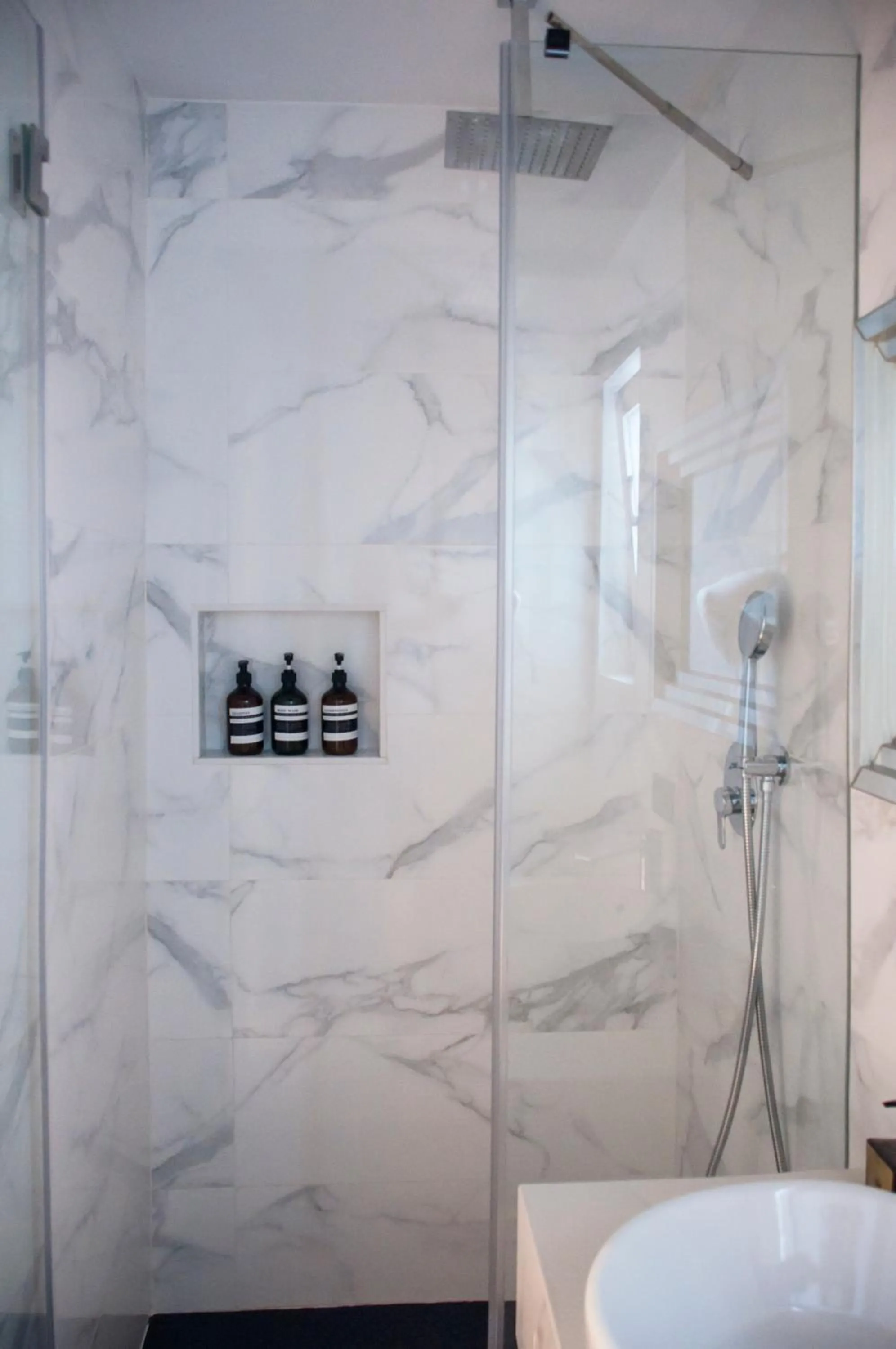 Shower in Valencia Apartamentos Goya