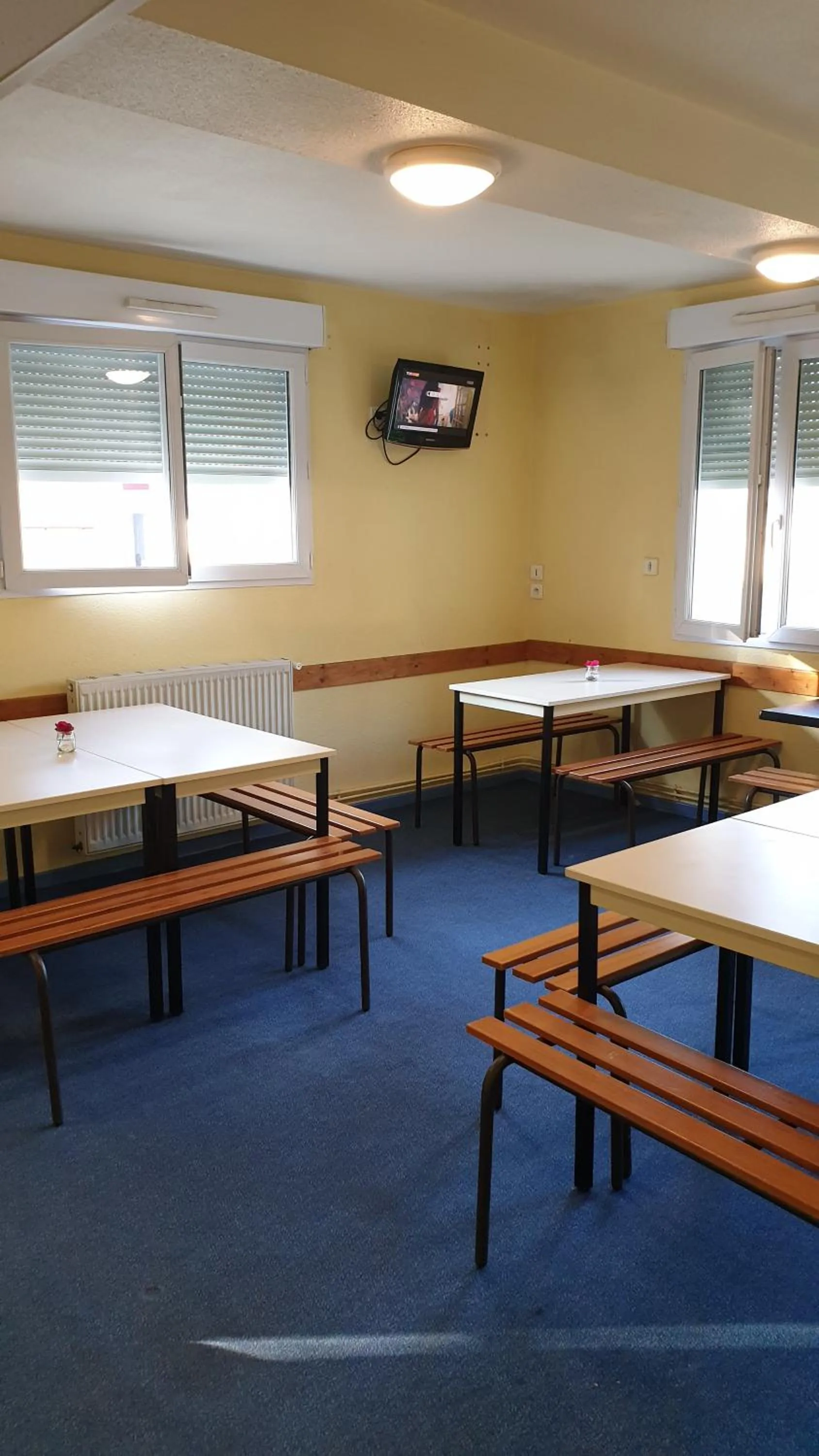 Breakfast in Hôtel & Résidence Avermes