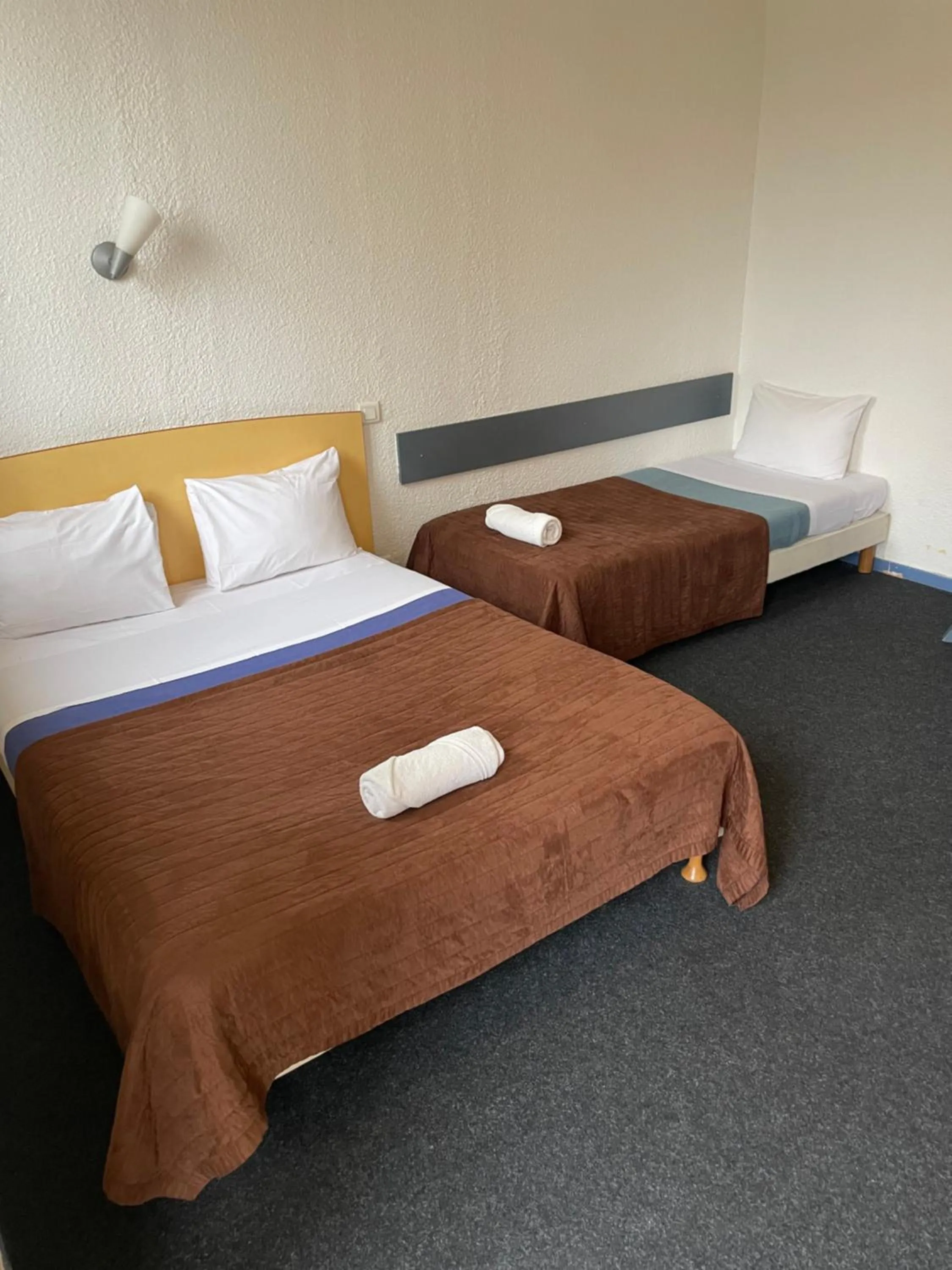 Bed in Hôtel & Résidence Avermes