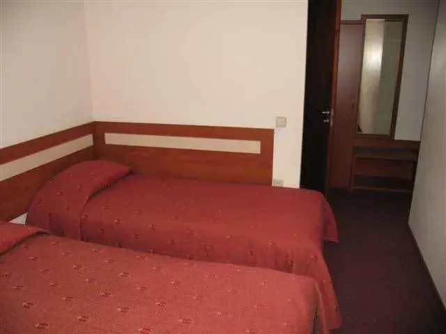 Twin Room with Private Bathroom in Hotel Ode Self Check-In Twin Room with Private Bathroom in Hotel Ode Self Check-In