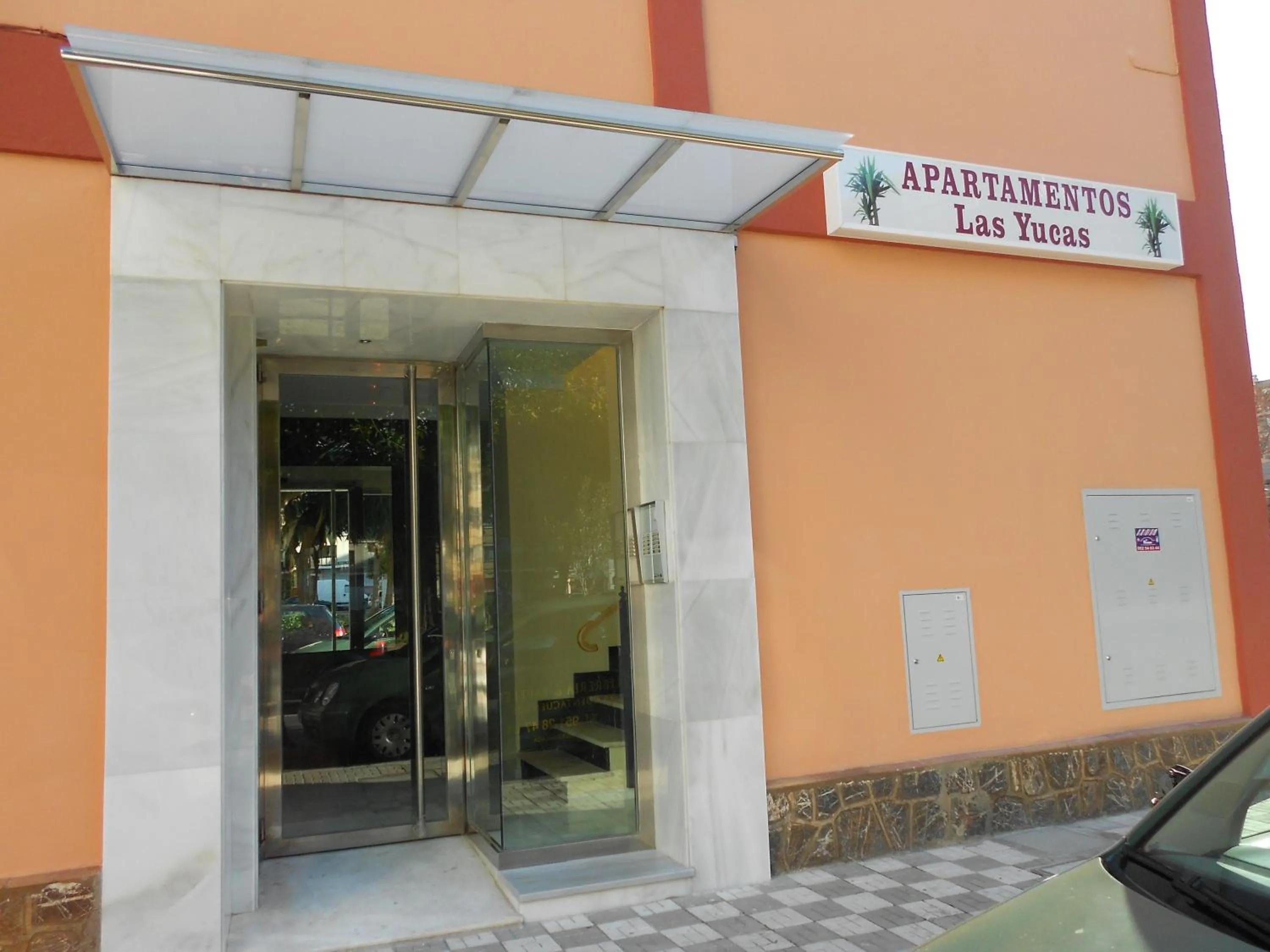 Facade/entrance in Apartamentos Turisticos Las Yucas