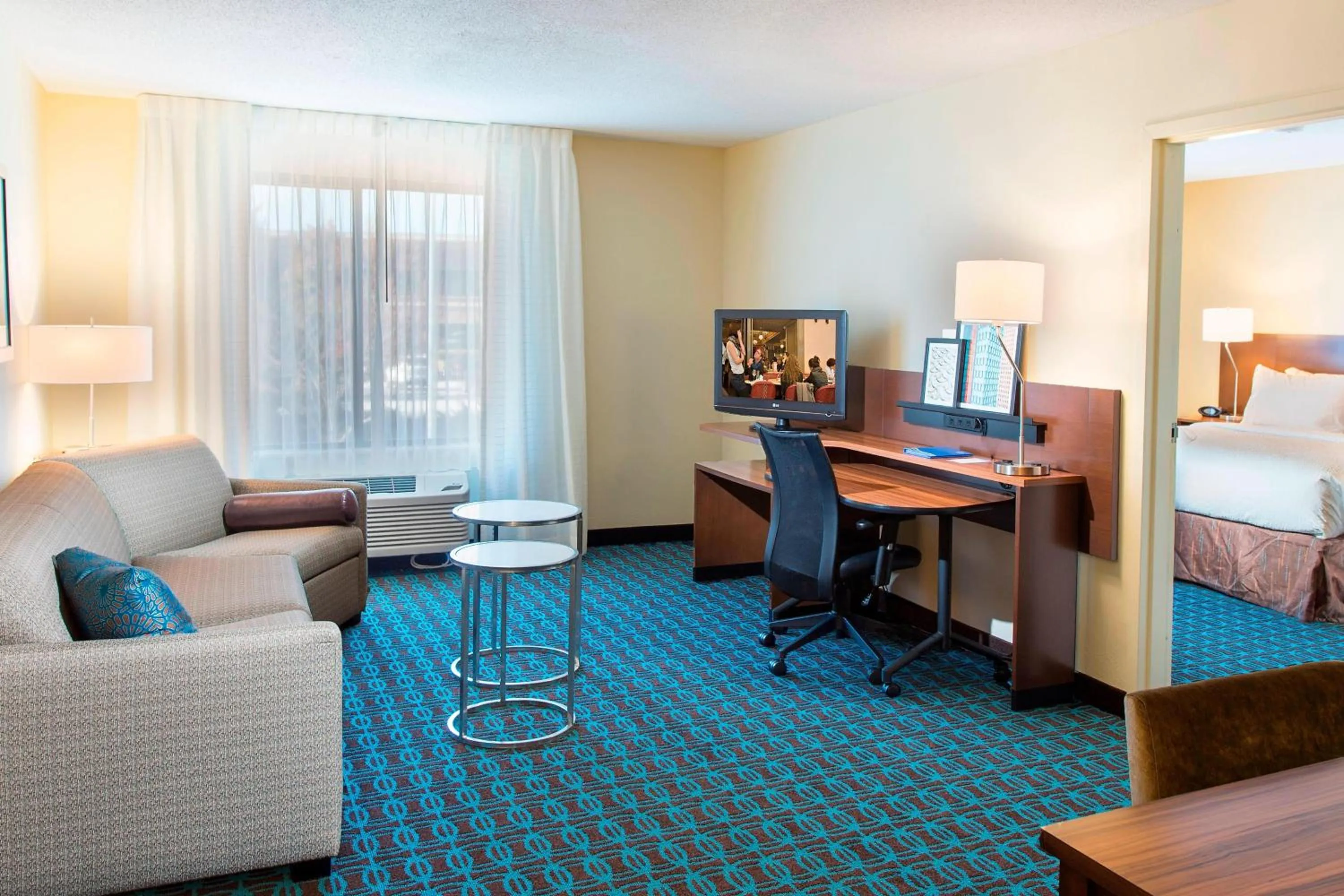 Photo of the whole room, Bed in Fairfield Inn & Suites by Marriott Atlanta Buford/Mall of Georgia