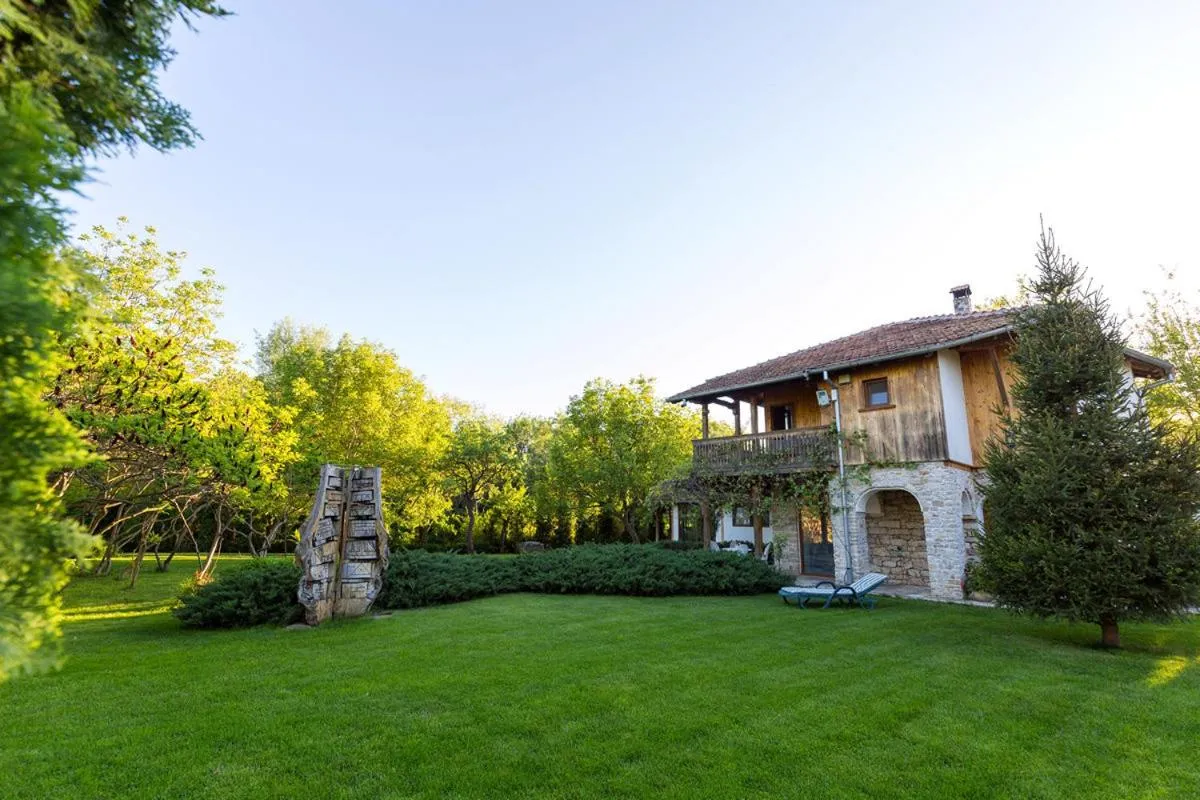 Garden in Eco Hotel Imenieto