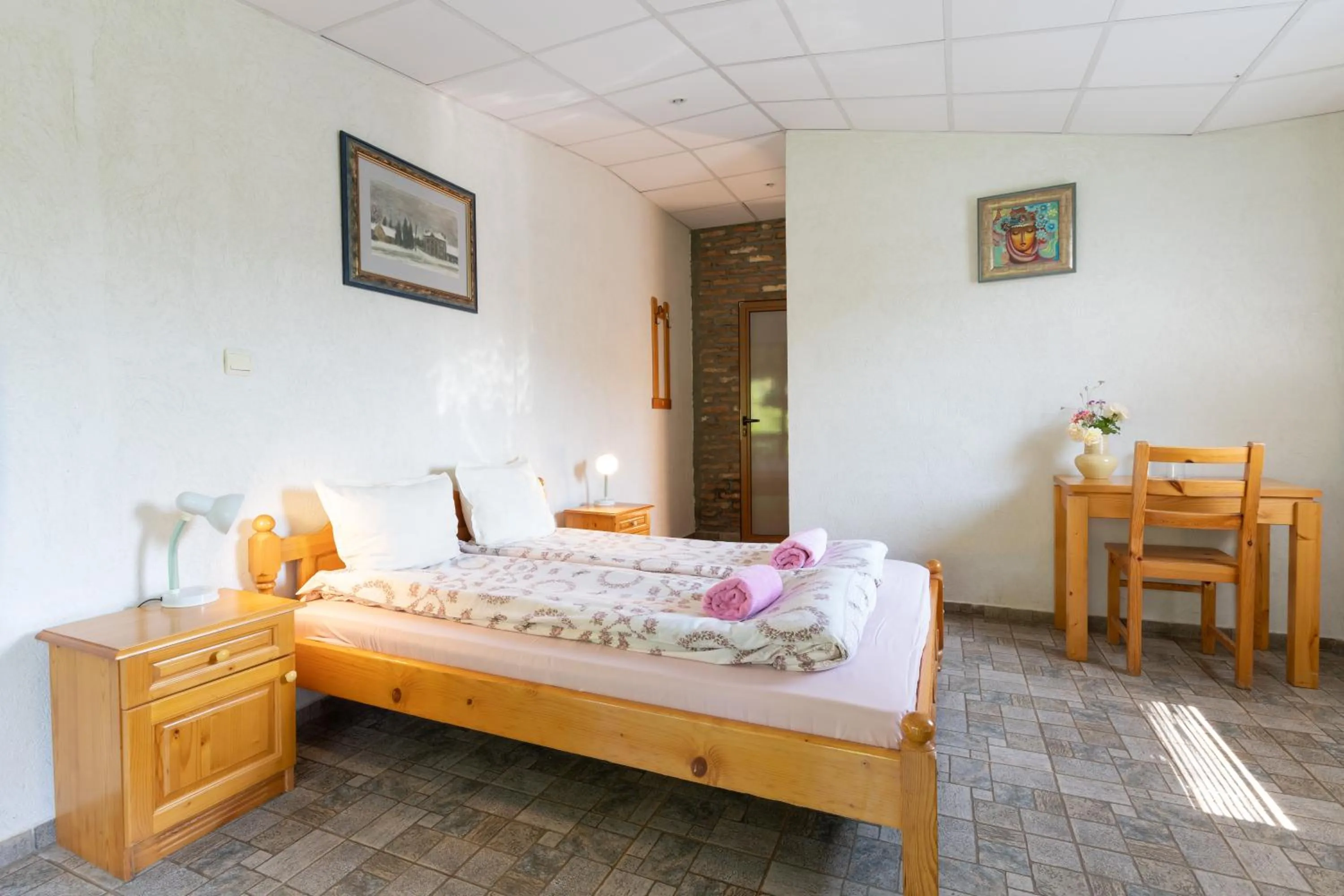 Photo of the whole room in Eco Hotel Imenieto