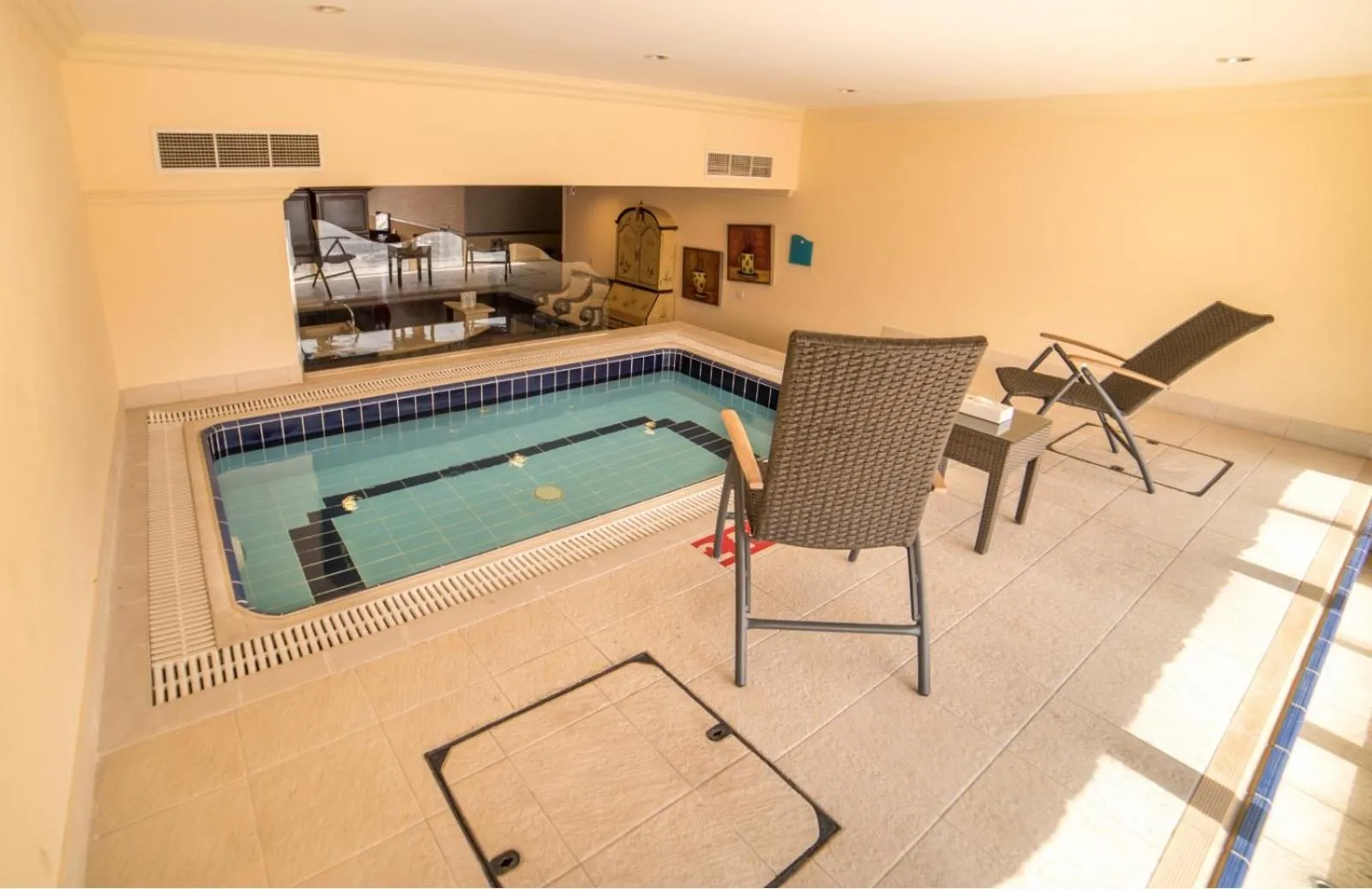 Swimming pool in Al Safir Tower - Residence