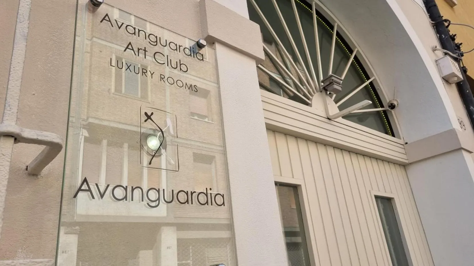Property building in Avanguardia Art Club