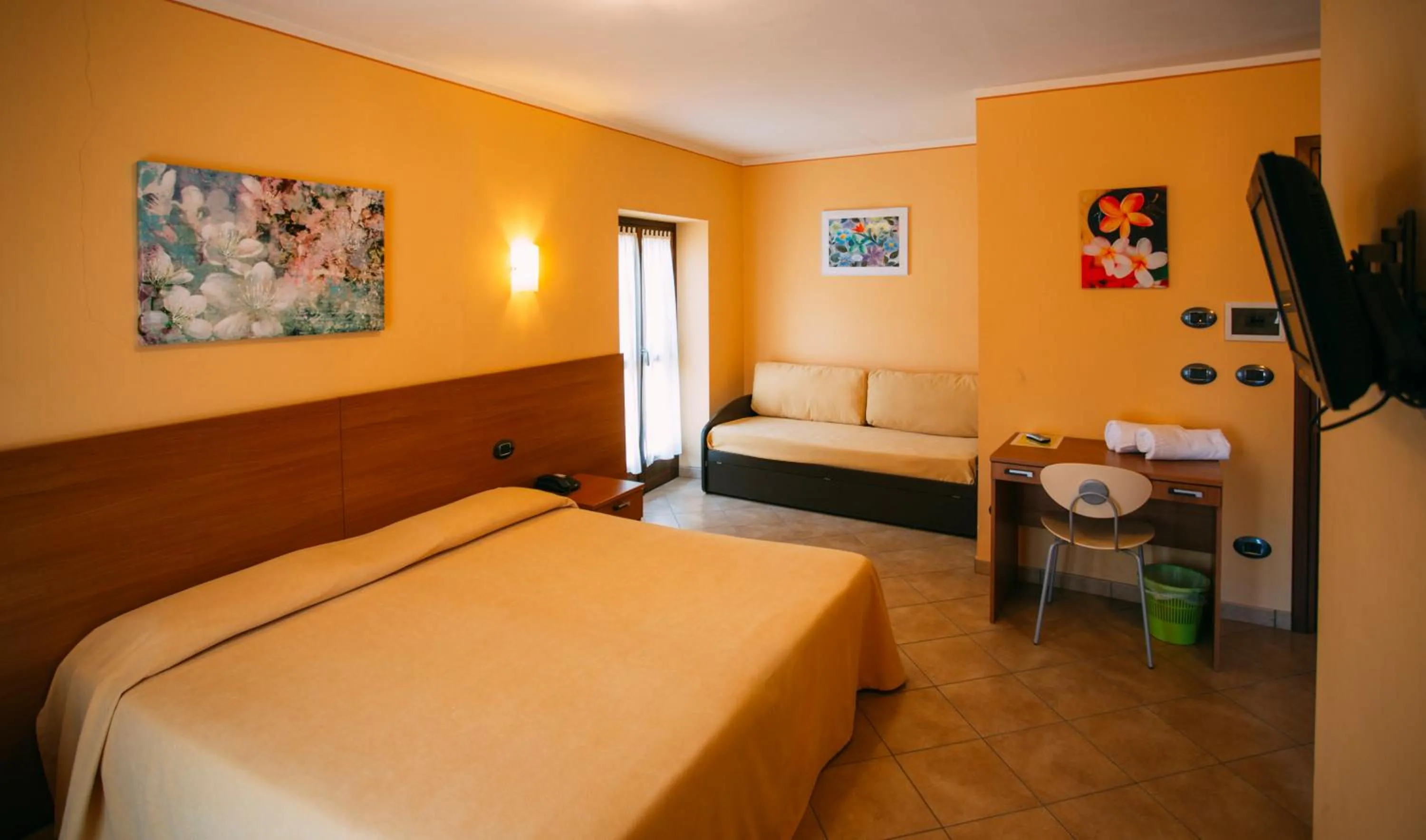 Photo of the whole room, Bed in Albergo dei Pescatori