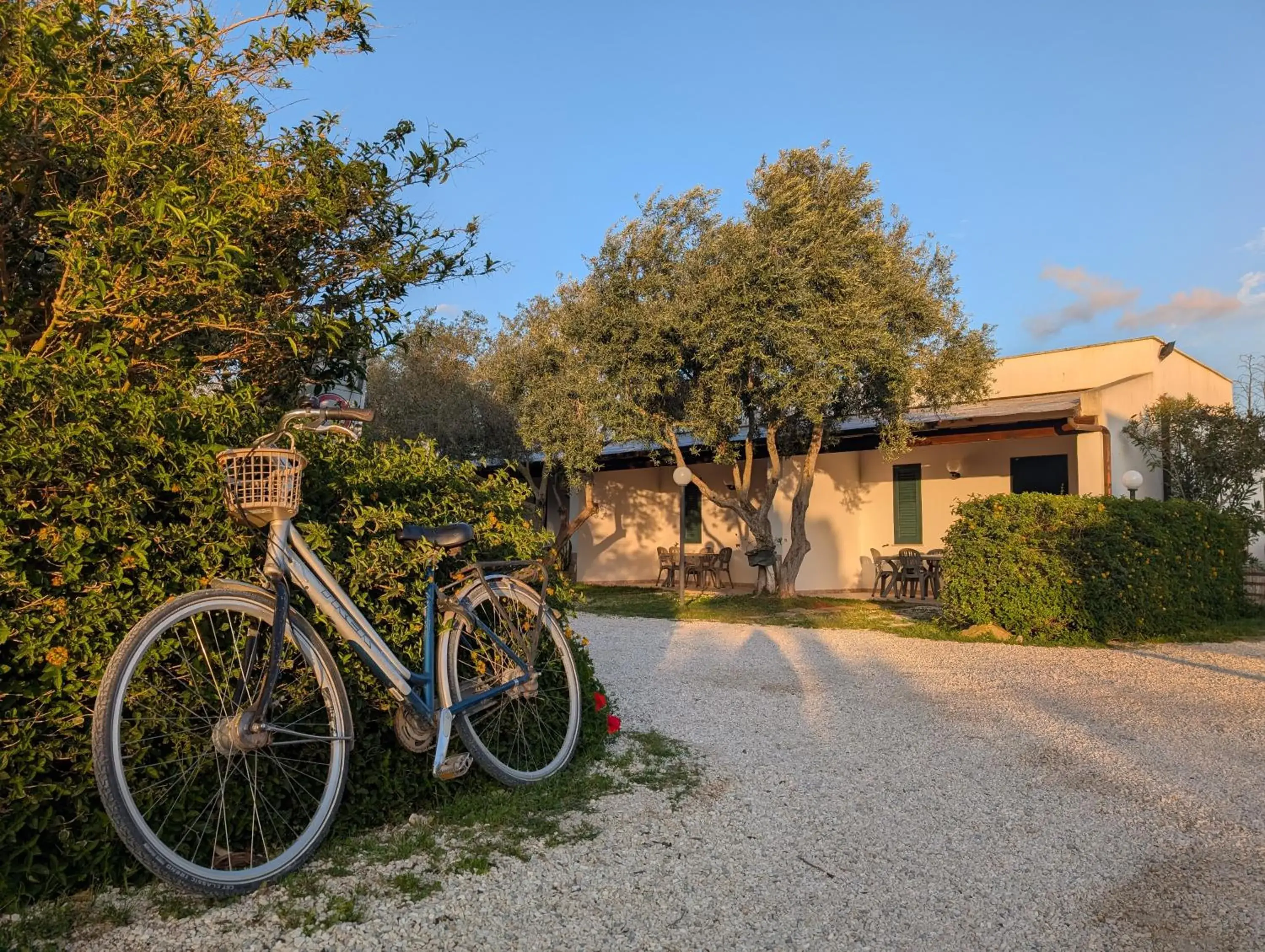 Property building in Lilybeo Village Property building in Lilybeo Village