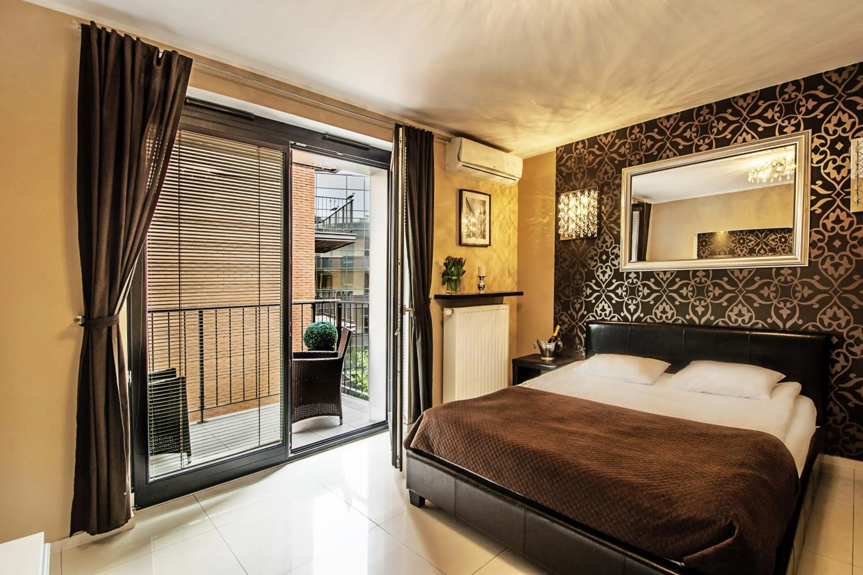 Bed in Angel City Center Krakow Aparthotel