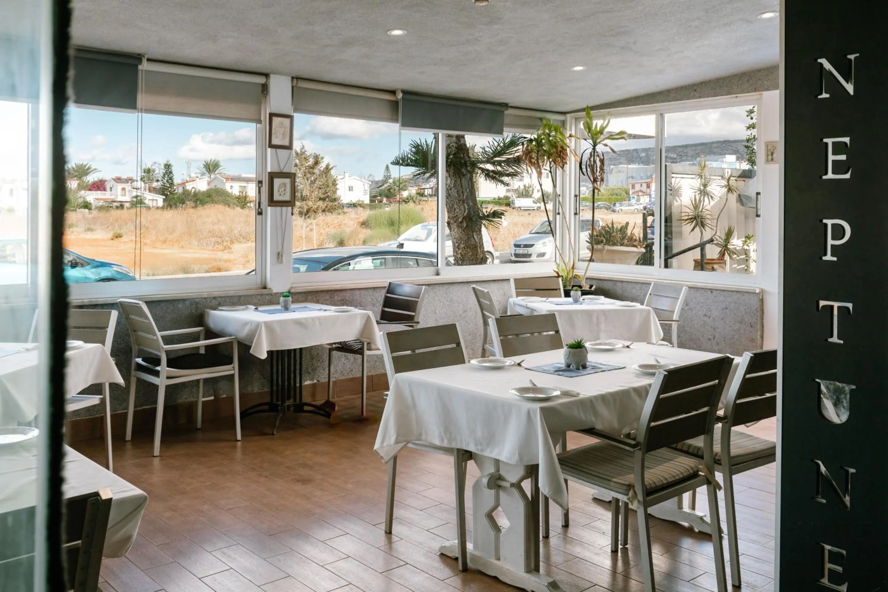Restaurant/places to eat in Neptune Hotel Apartments Paphos