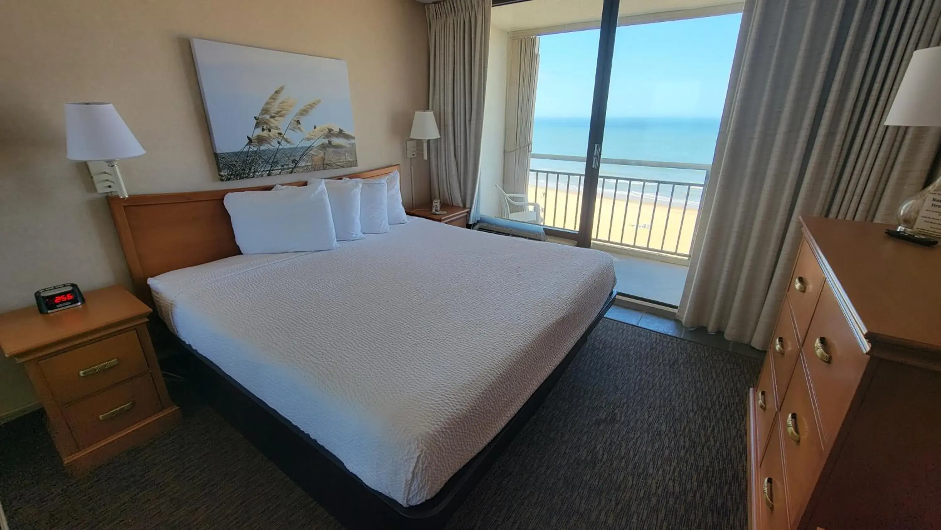 King Suite with Spa Bath in Four Sails Resort King Suite with Spa Bath in Four Sails Resort