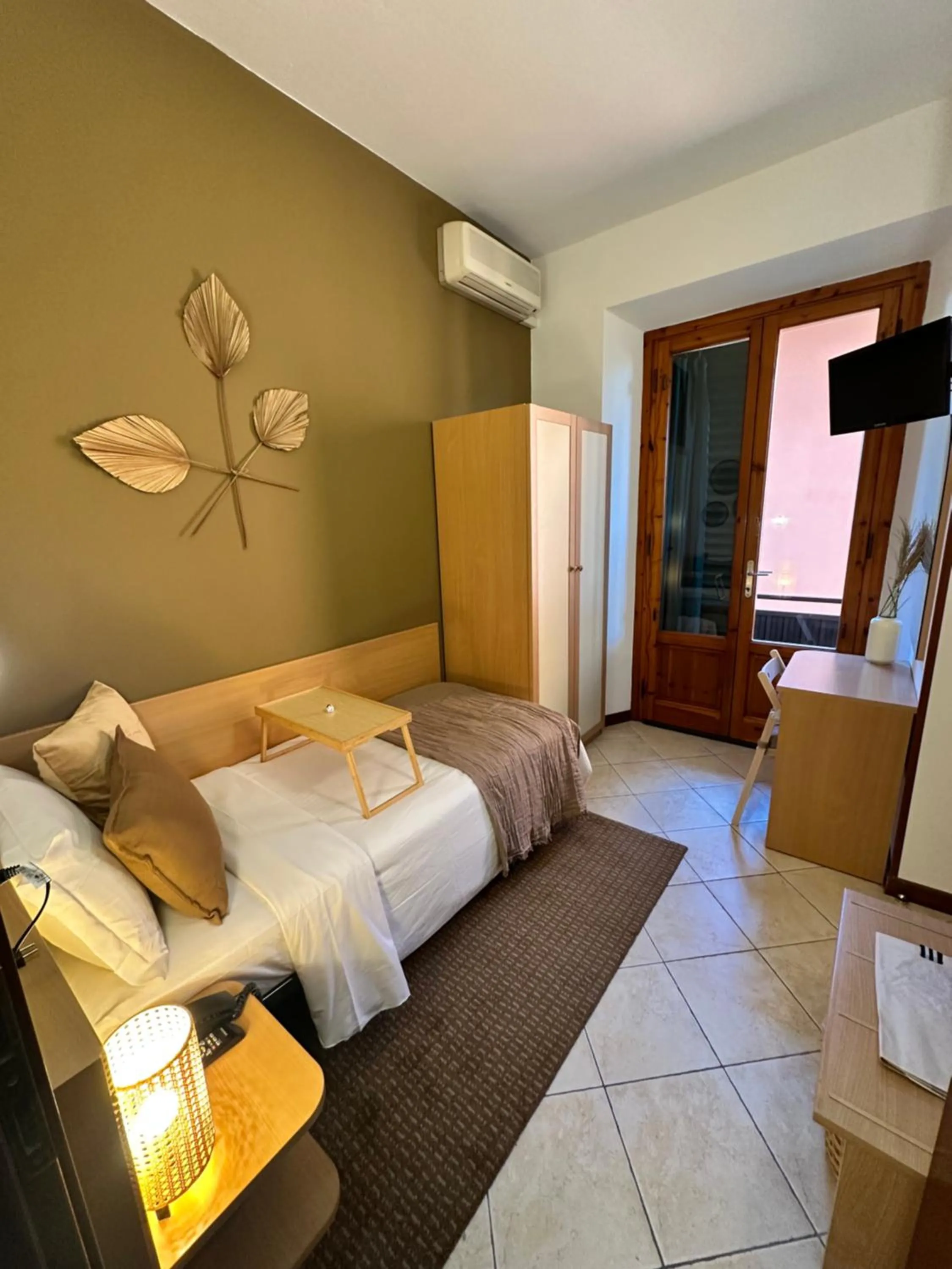Single Room in Hotel La Riviera