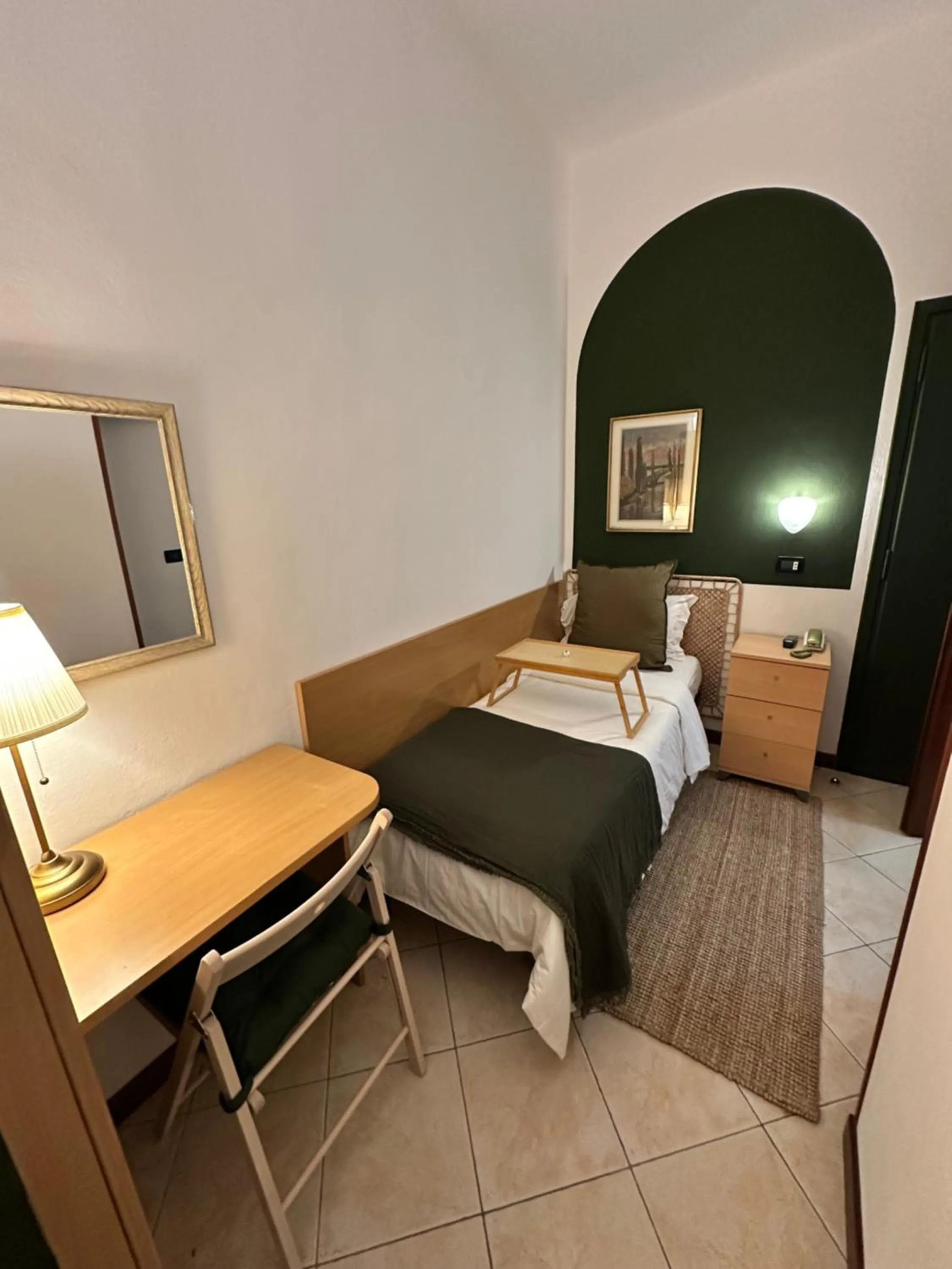 Single Room in Hotel La Riviera