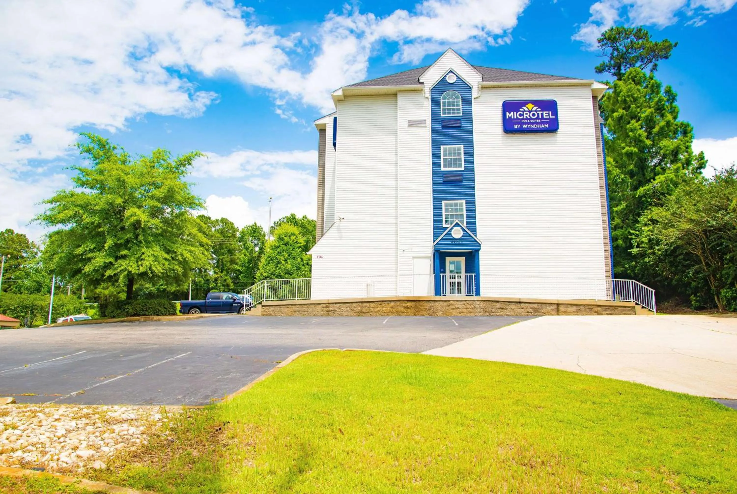 Property building in Microtel Inn & Suites by Wyndham Daphne