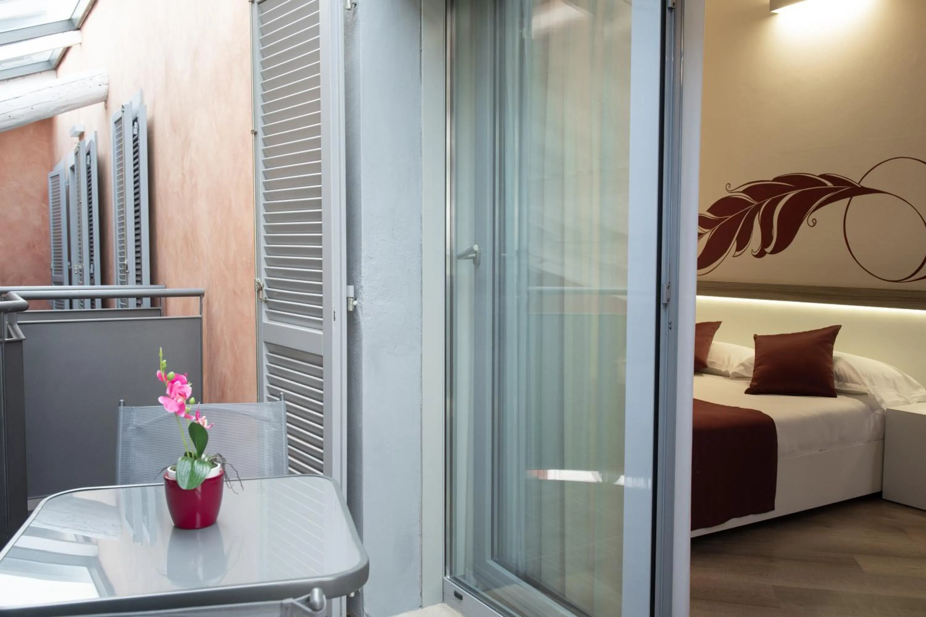 Balcony/Terrace, Bed in Hotel Corte Del Paggio