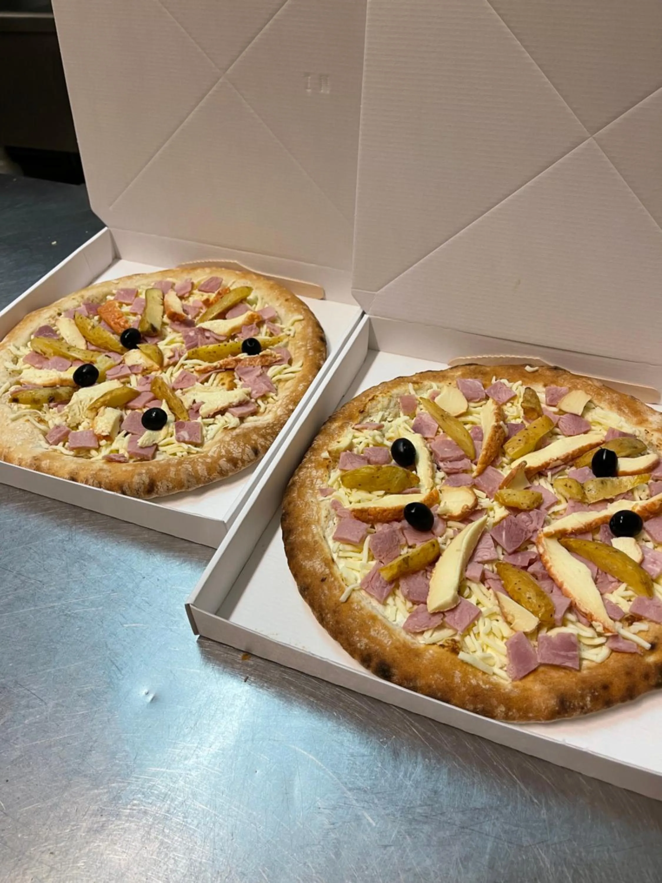 Restaurant/places to eat in Hôtel du Commerce