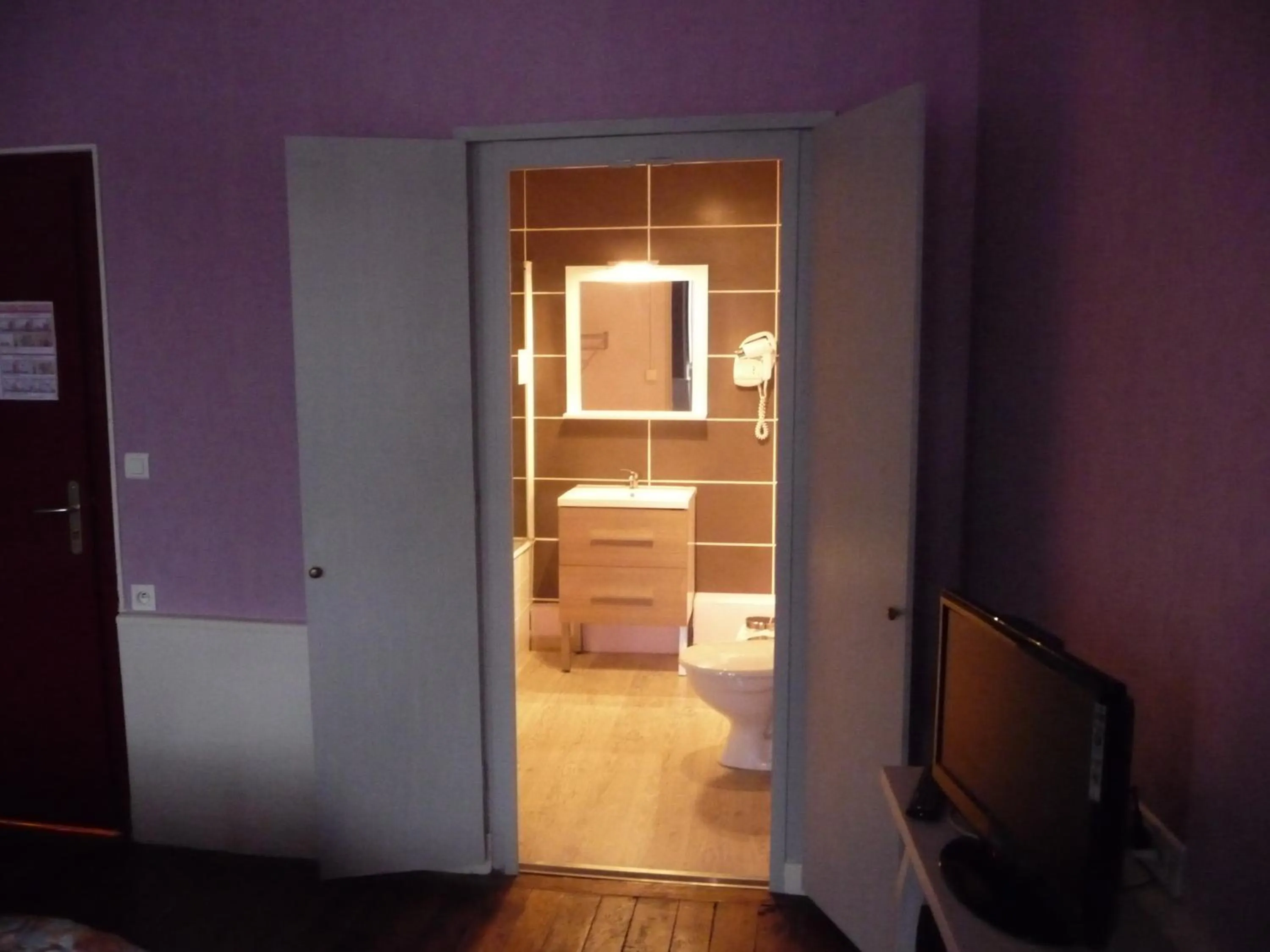 Decorative detail in Hôtel du Commerce