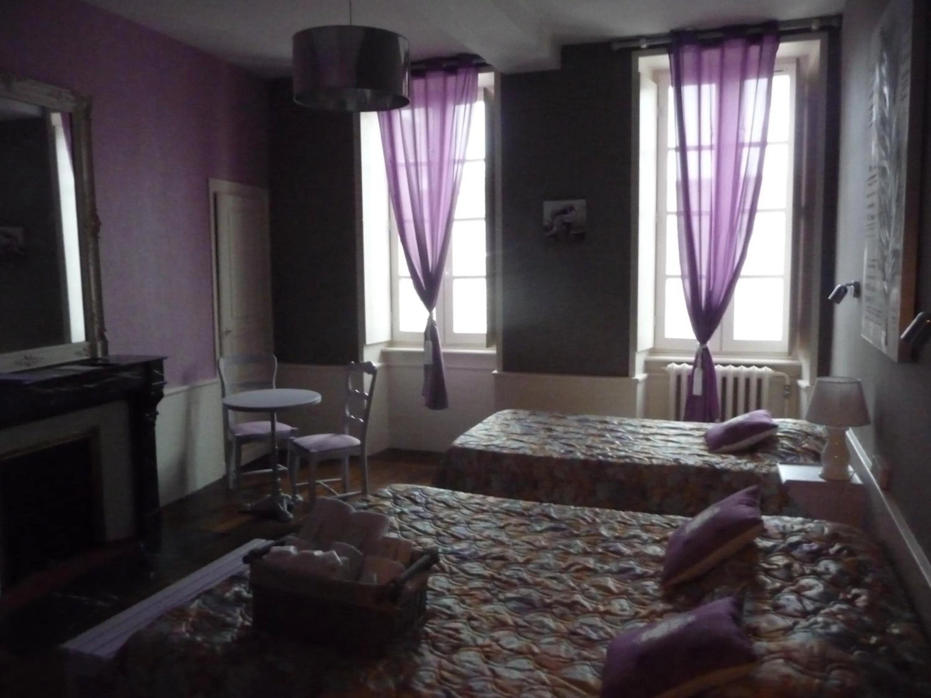 Day, Bed in Hôtel du Commerce