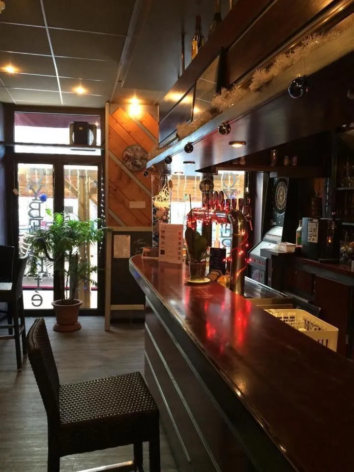 Property building in Hôtel du Commerce