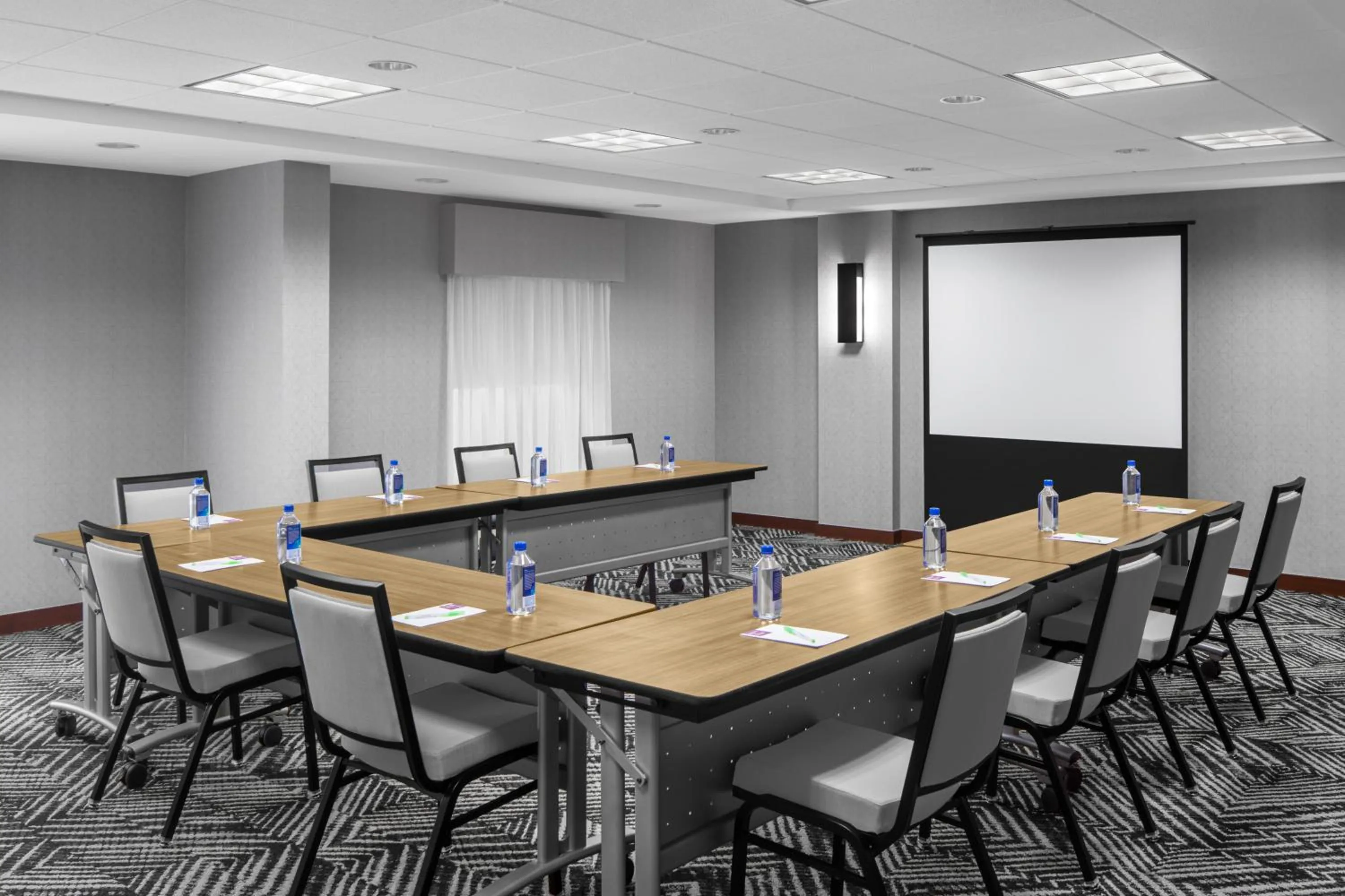 Meeting/conference room in Hyatt Place Boston/Braintree