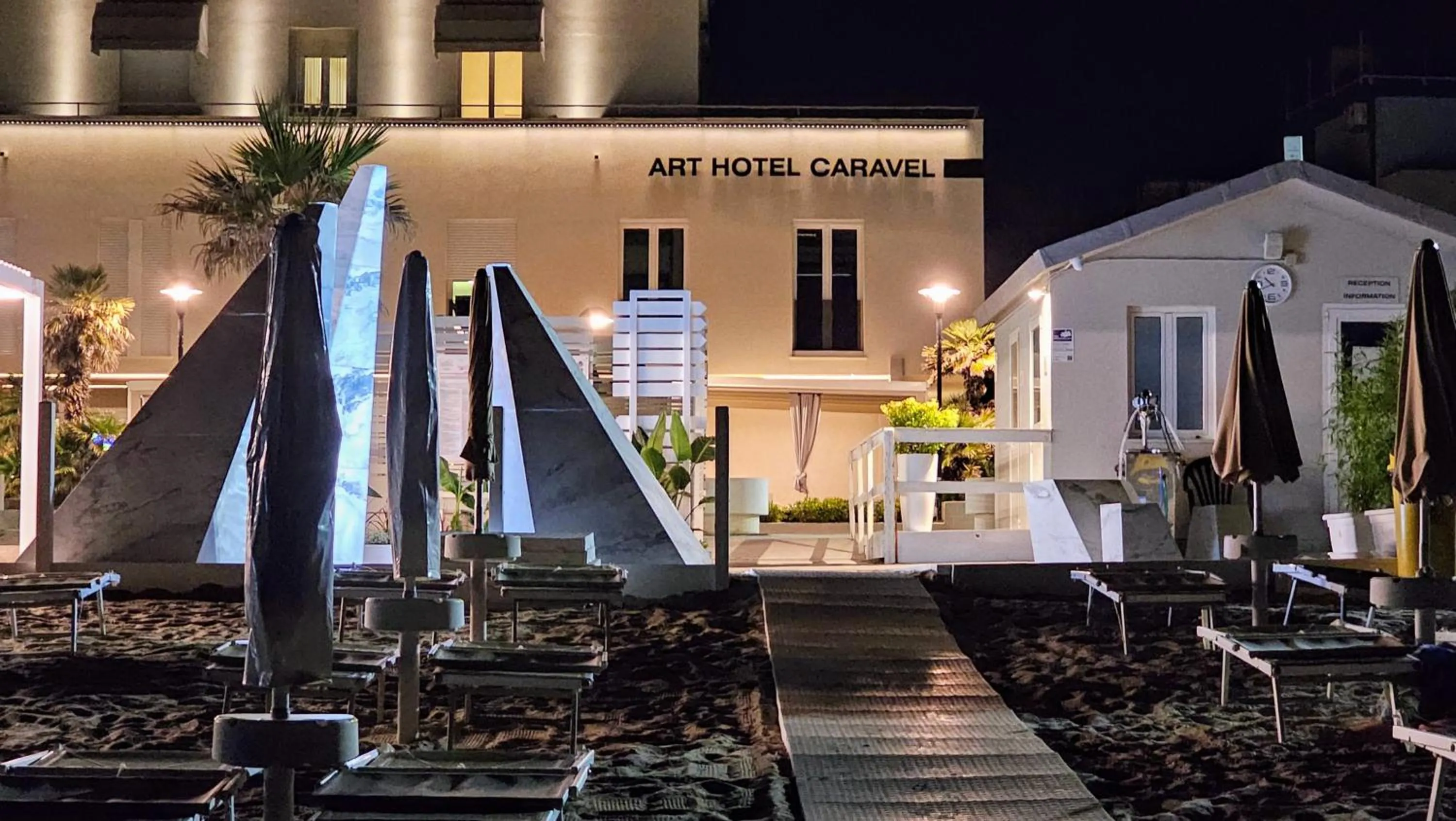 Property building in Hotel Caravel