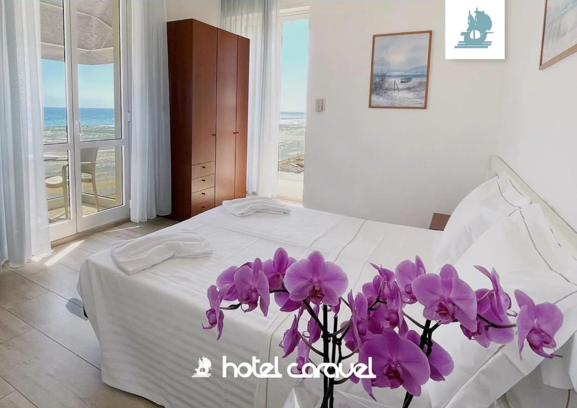 Bed in Hotel Caravel