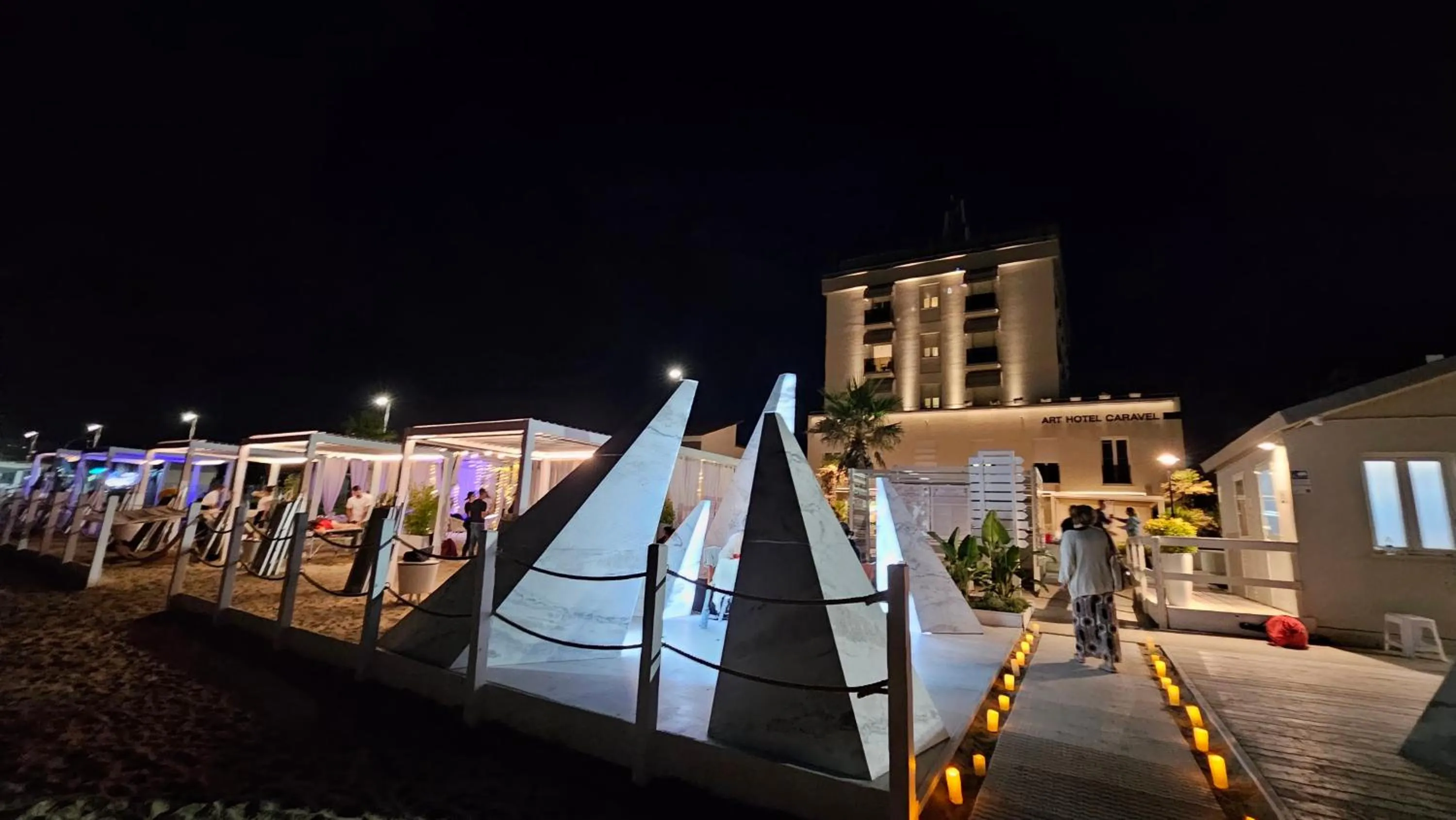 Property building in Hotel Caravel
