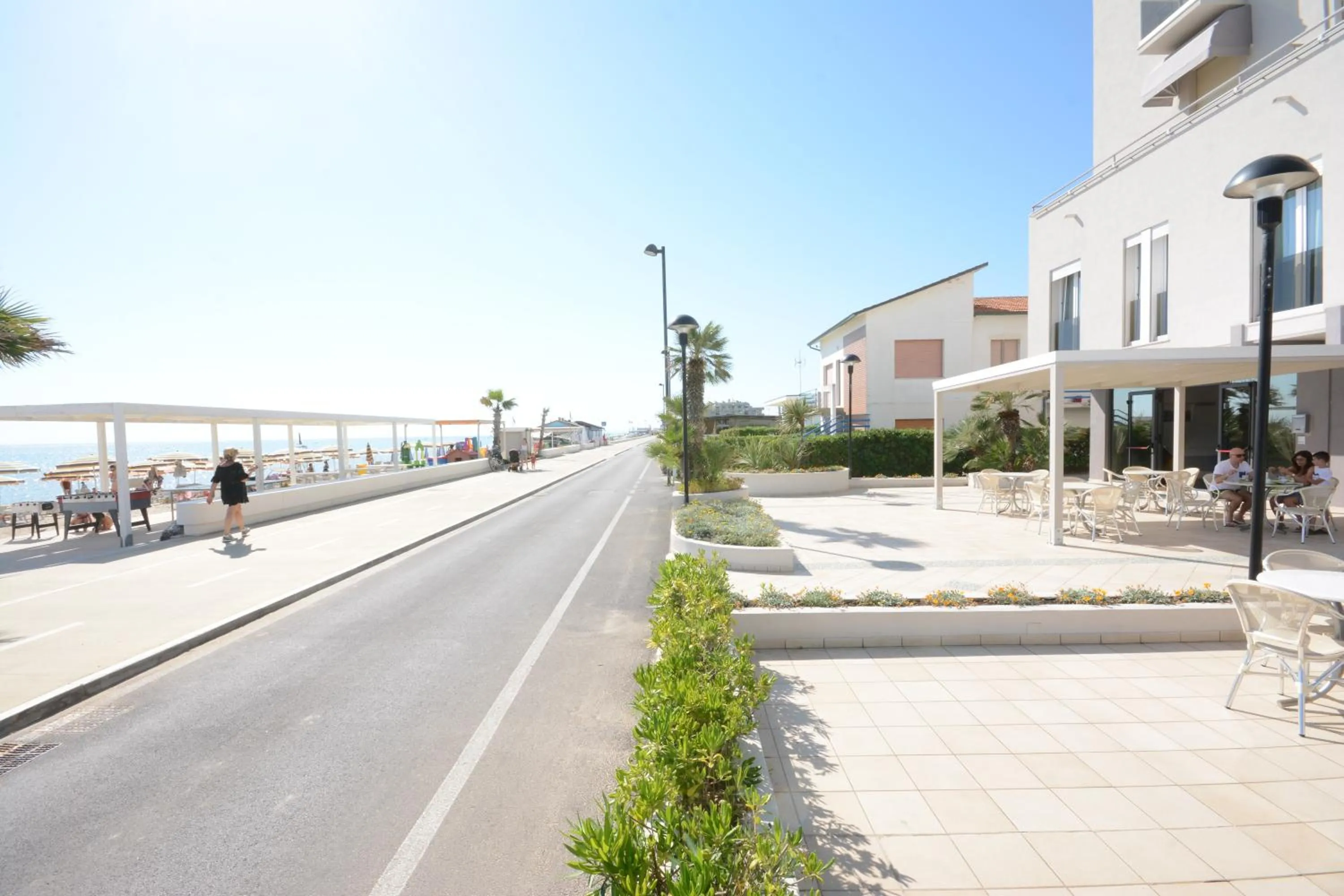 Quiet street view in Hotel Caravel
