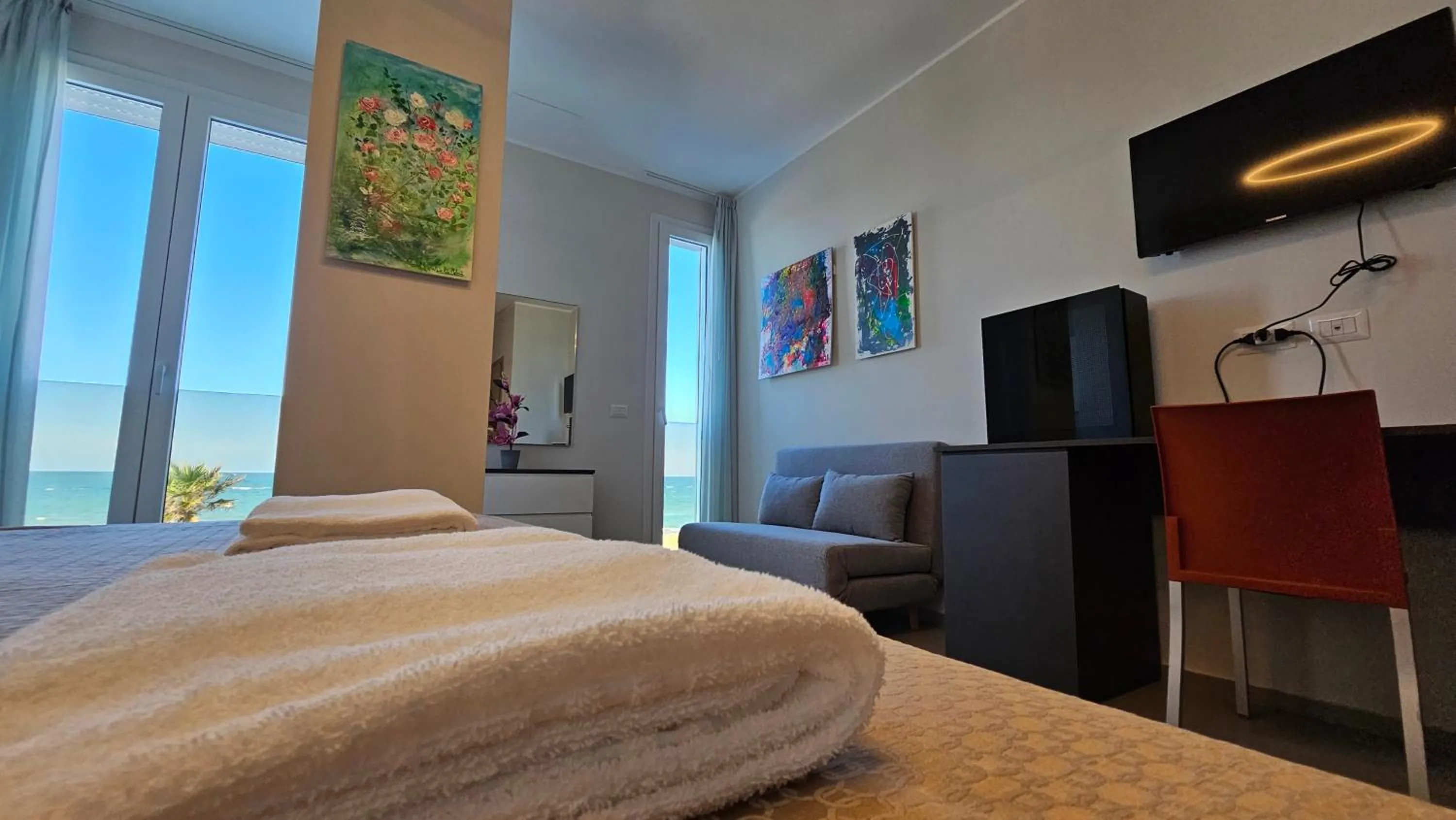 Bed in Hotel Caravel