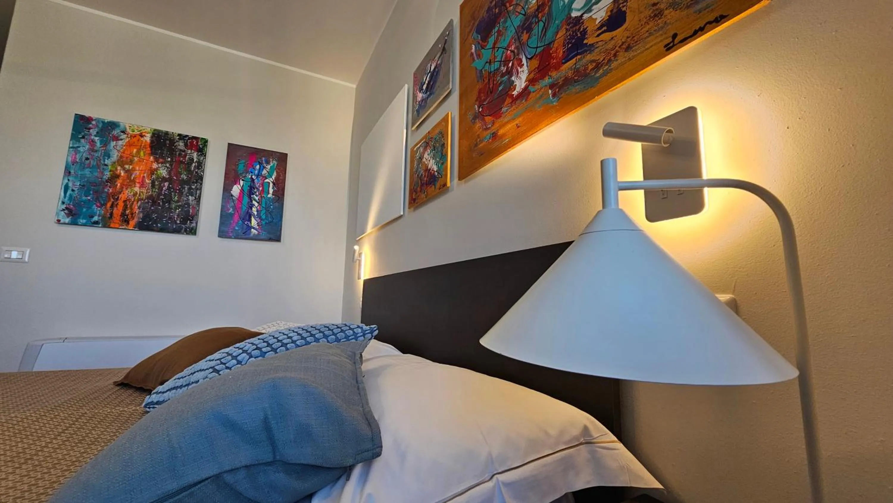 Bed in Hotel Caravel