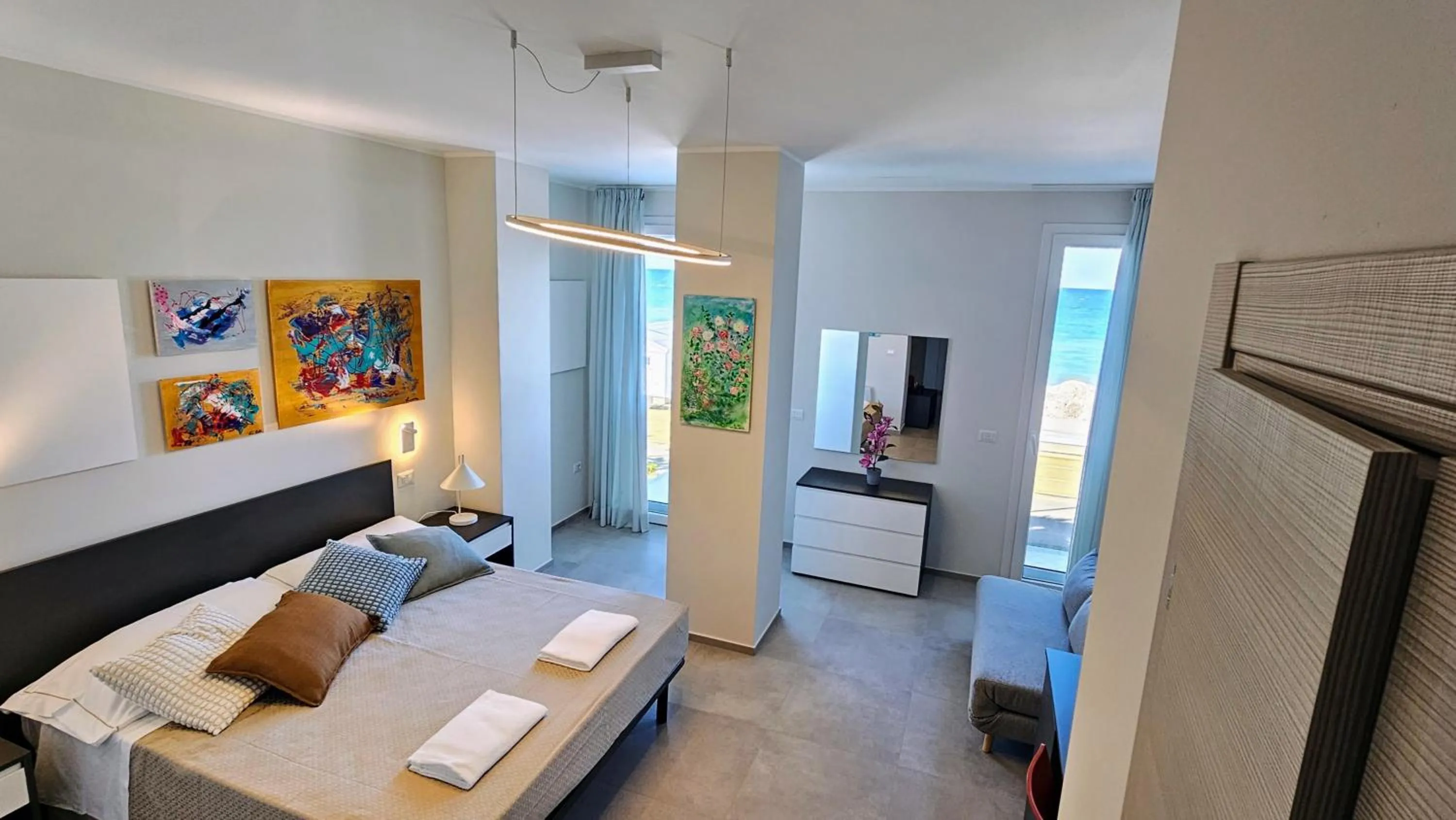 Bed in Hotel Caravel