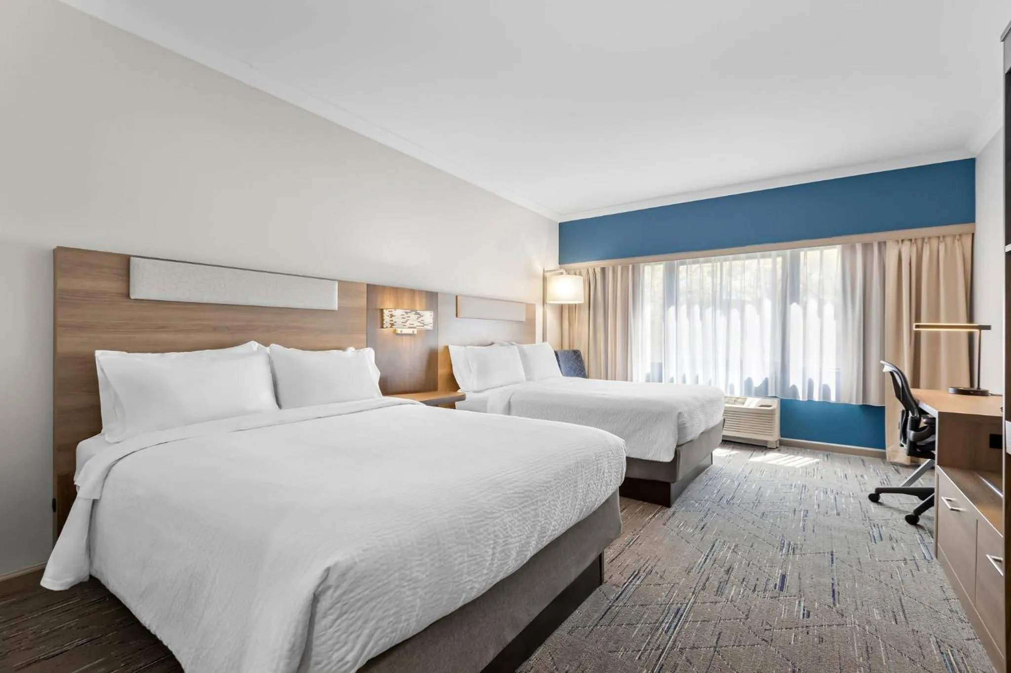 Photo of the whole room, Bed in Holiday Inn Express Princeton Southeast by IHG