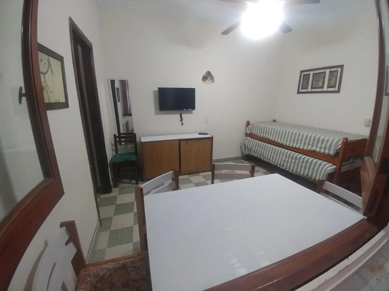 Photo of the whole room, Bed in Tuyu Cerca