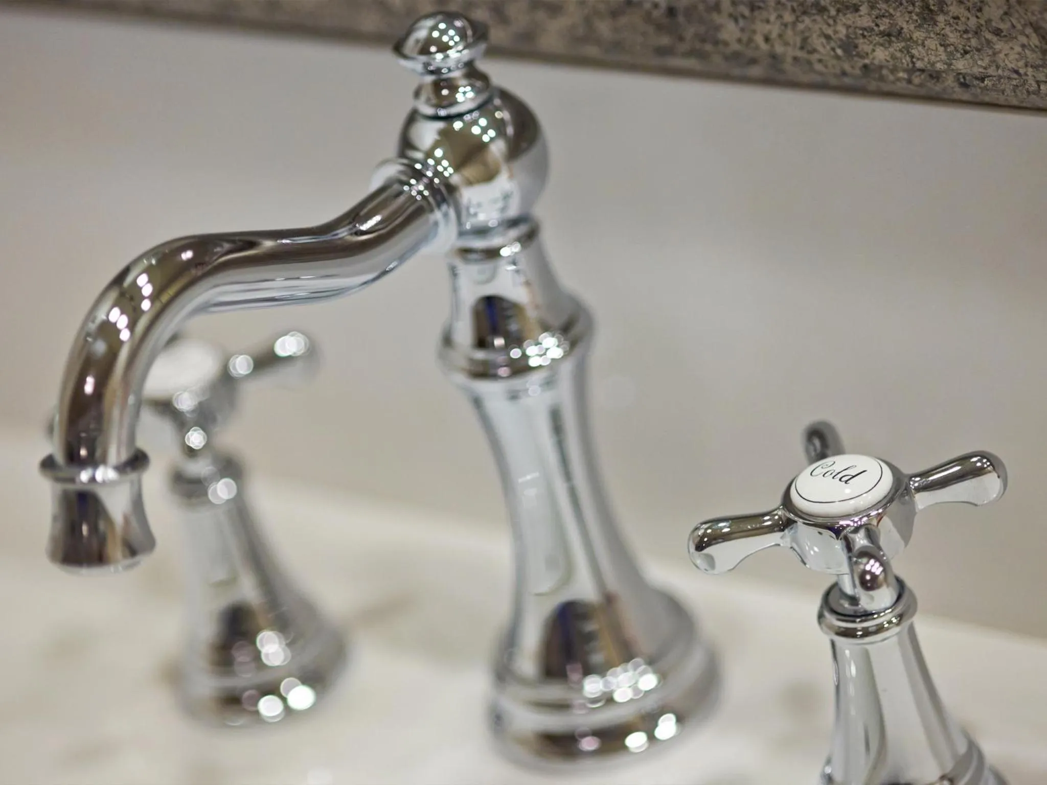 Bathroom in AmishView Inn & Suites