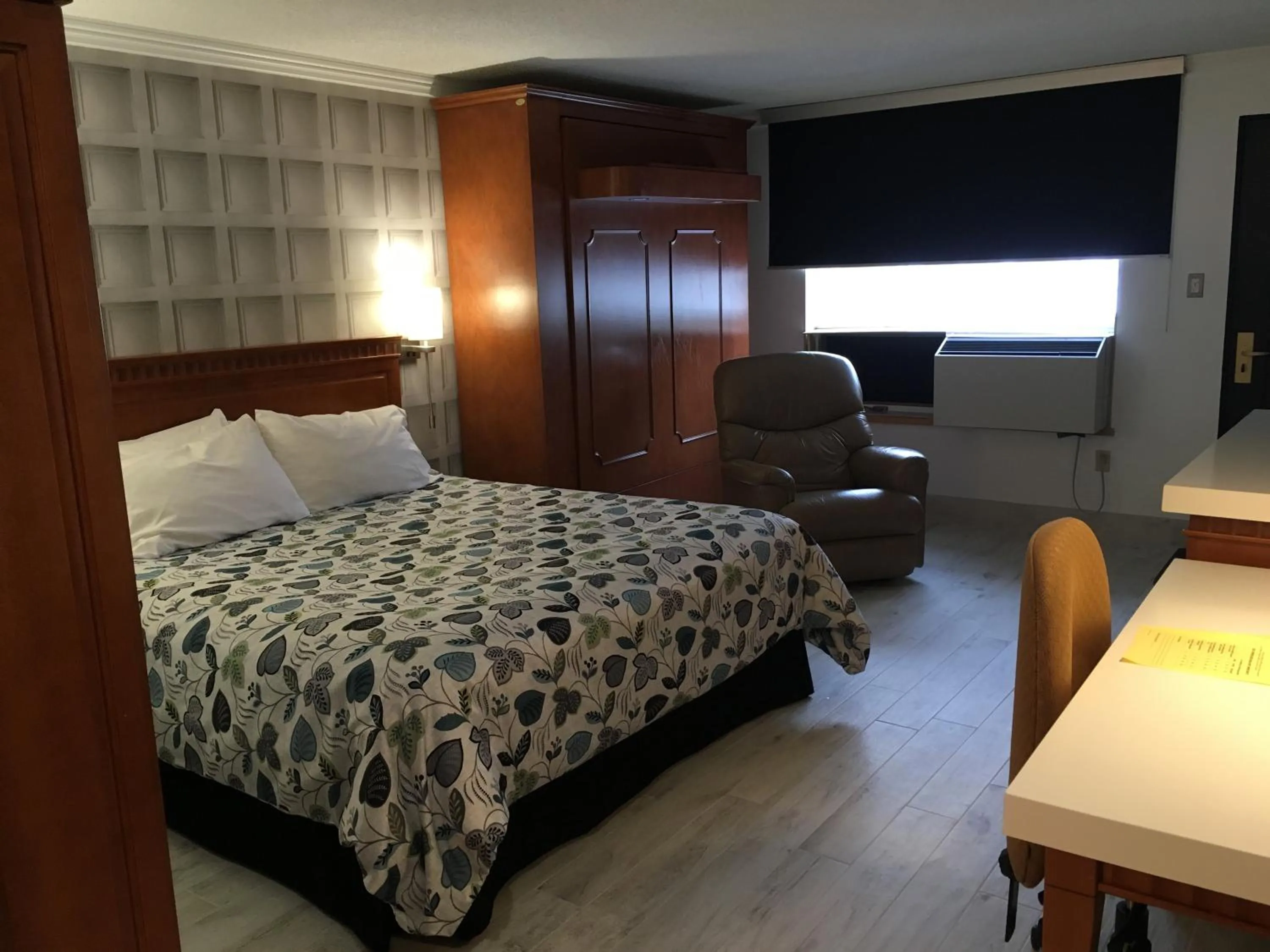 Bedroom, Bed in Amosphère Complexe